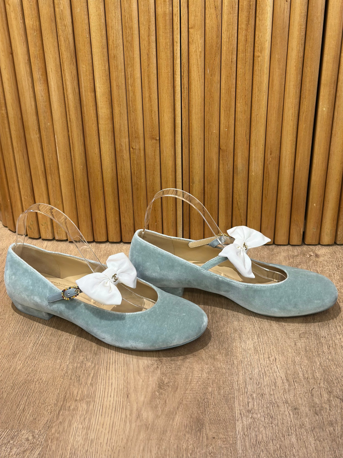 Chatitas Chanel Mary Jane Velvet Ballet Flats (40)