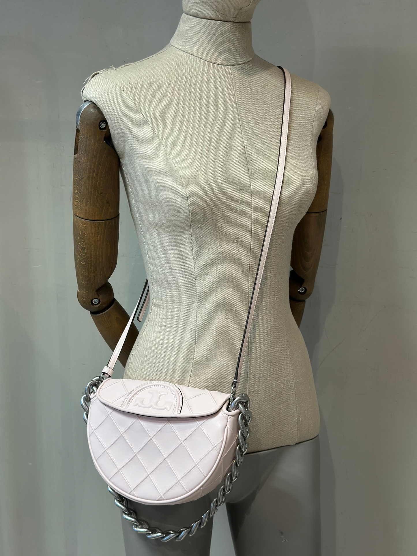 Bandolera Rosa Tory Burch Mini Fleming Soft Crescent