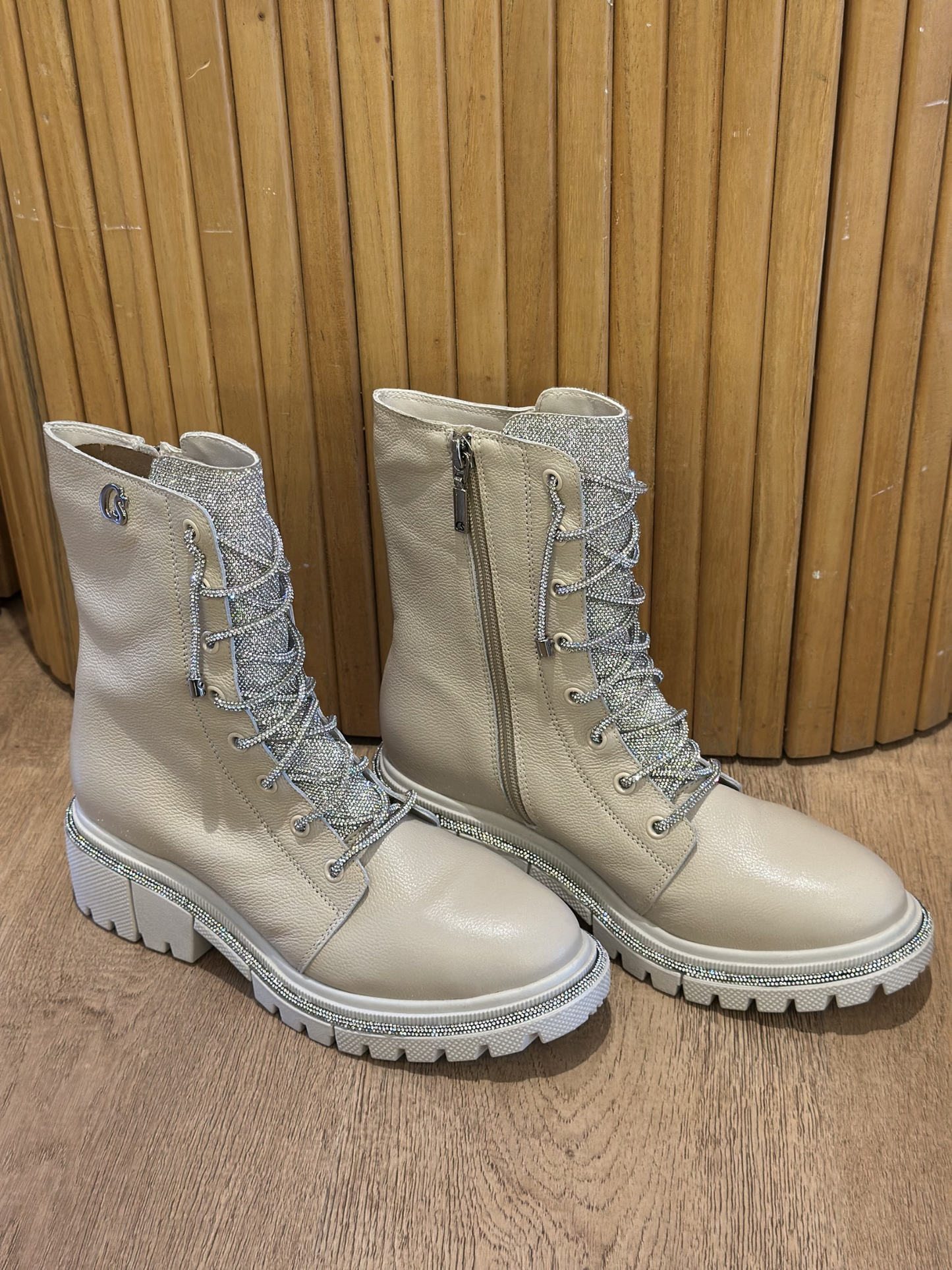 Botas Beige con Brillantes Carmen Steffens (36 BRA)