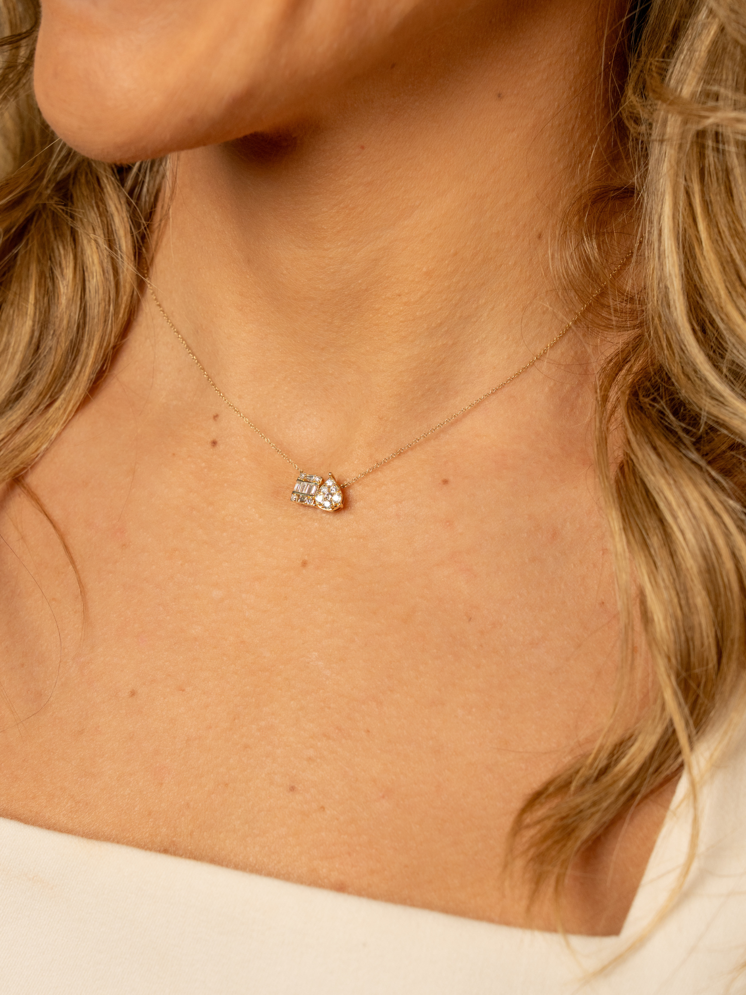 Collar Delicado en Oro Amarillo 14k