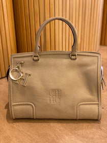 ⁠Cartera Carolina Herrera Charm & Satchel
