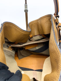 Cartera Burberry Ashby Hobo Bag