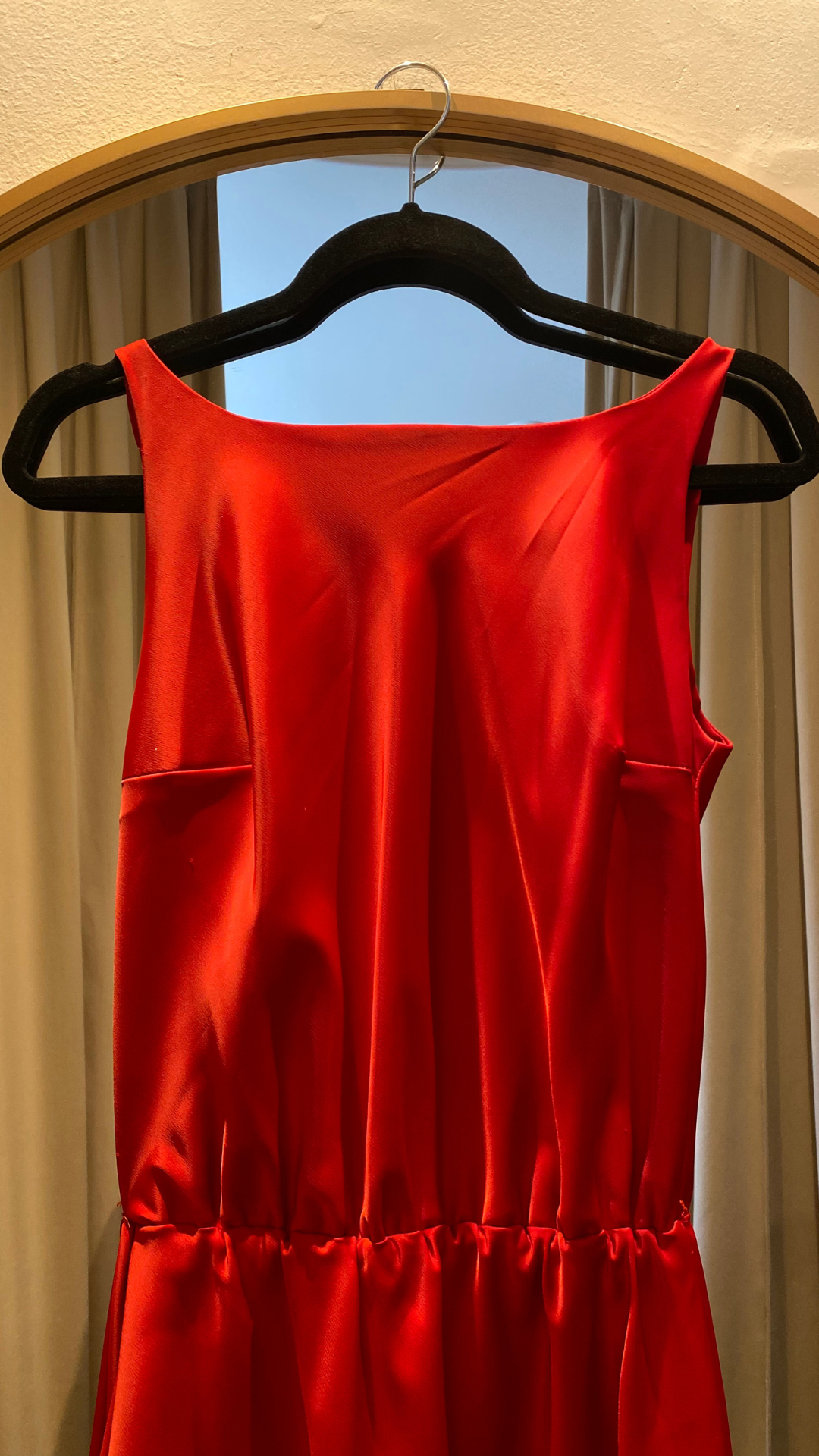 Vestido Rojo de Seda con Sobrefalda ( Talle S-M)
