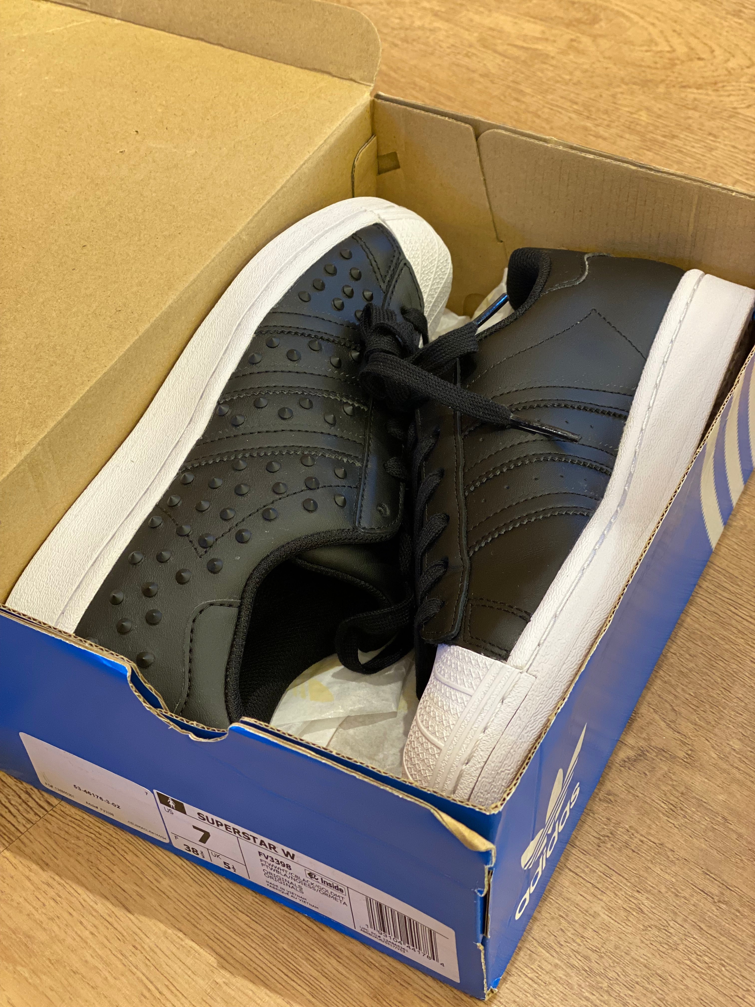 Champion Adidas Superstar W Black NUEVO (US 7)