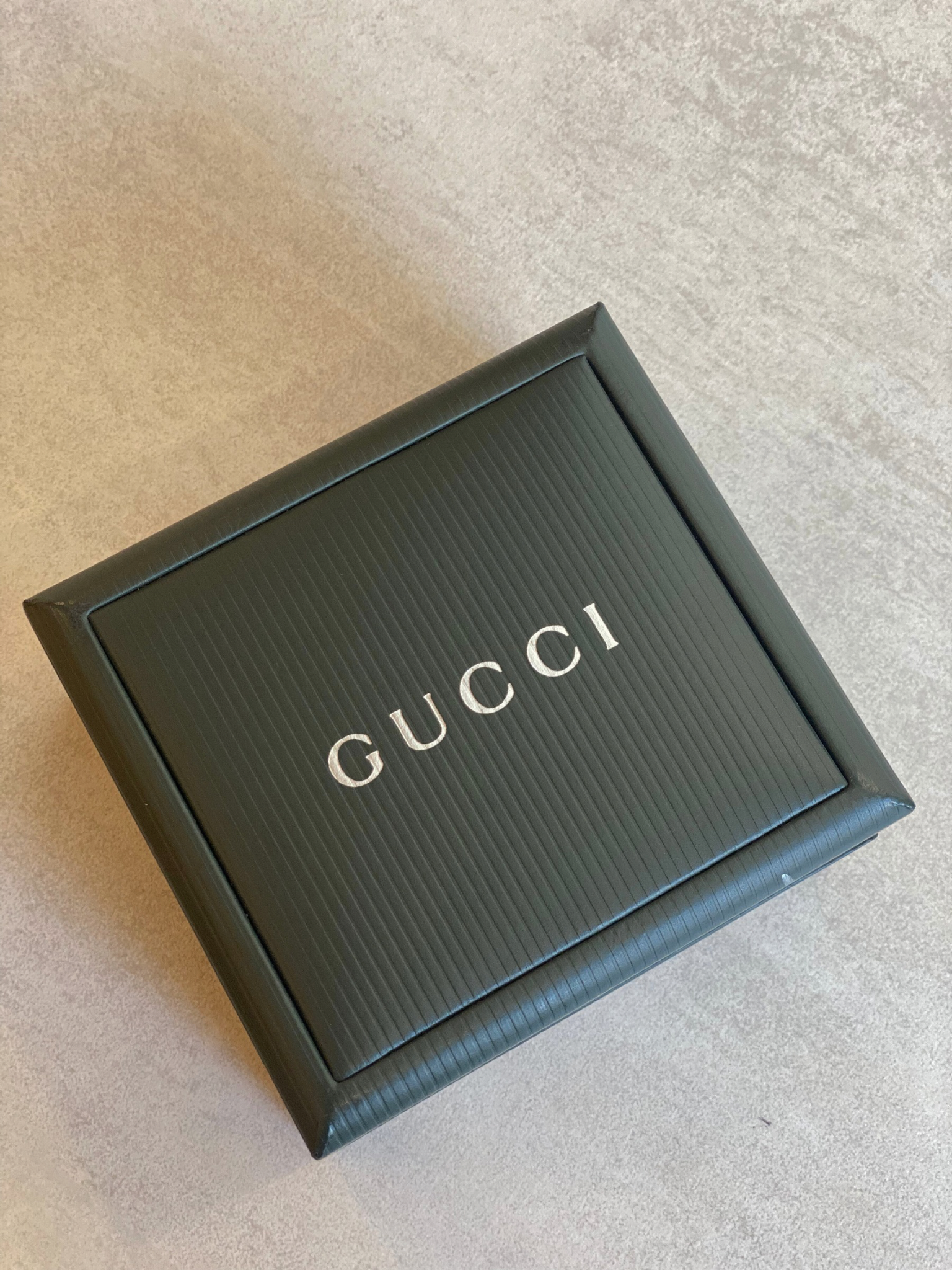 Reloj Tono Dorado Gucci 1400L
