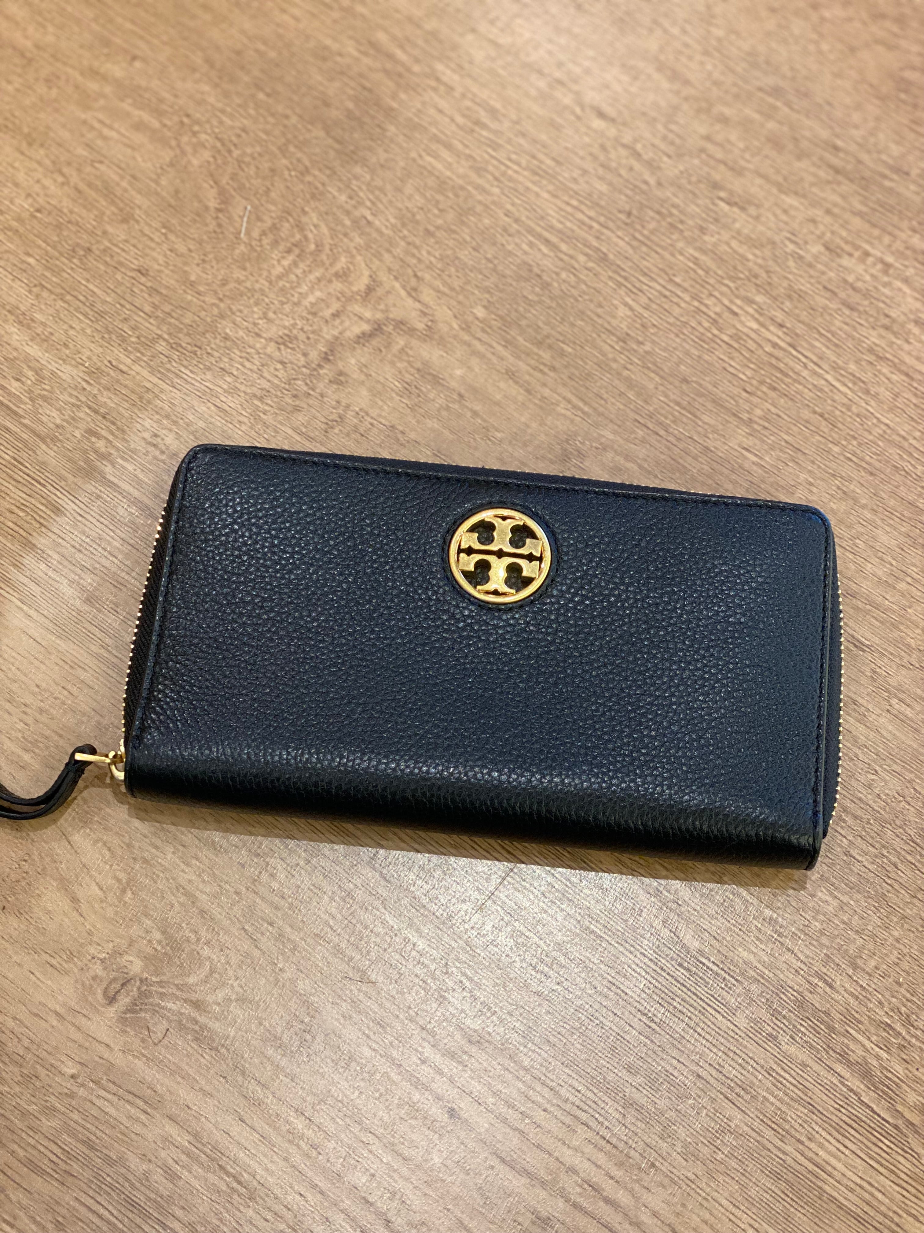 Billetera Tory Burch Carson Zip Around