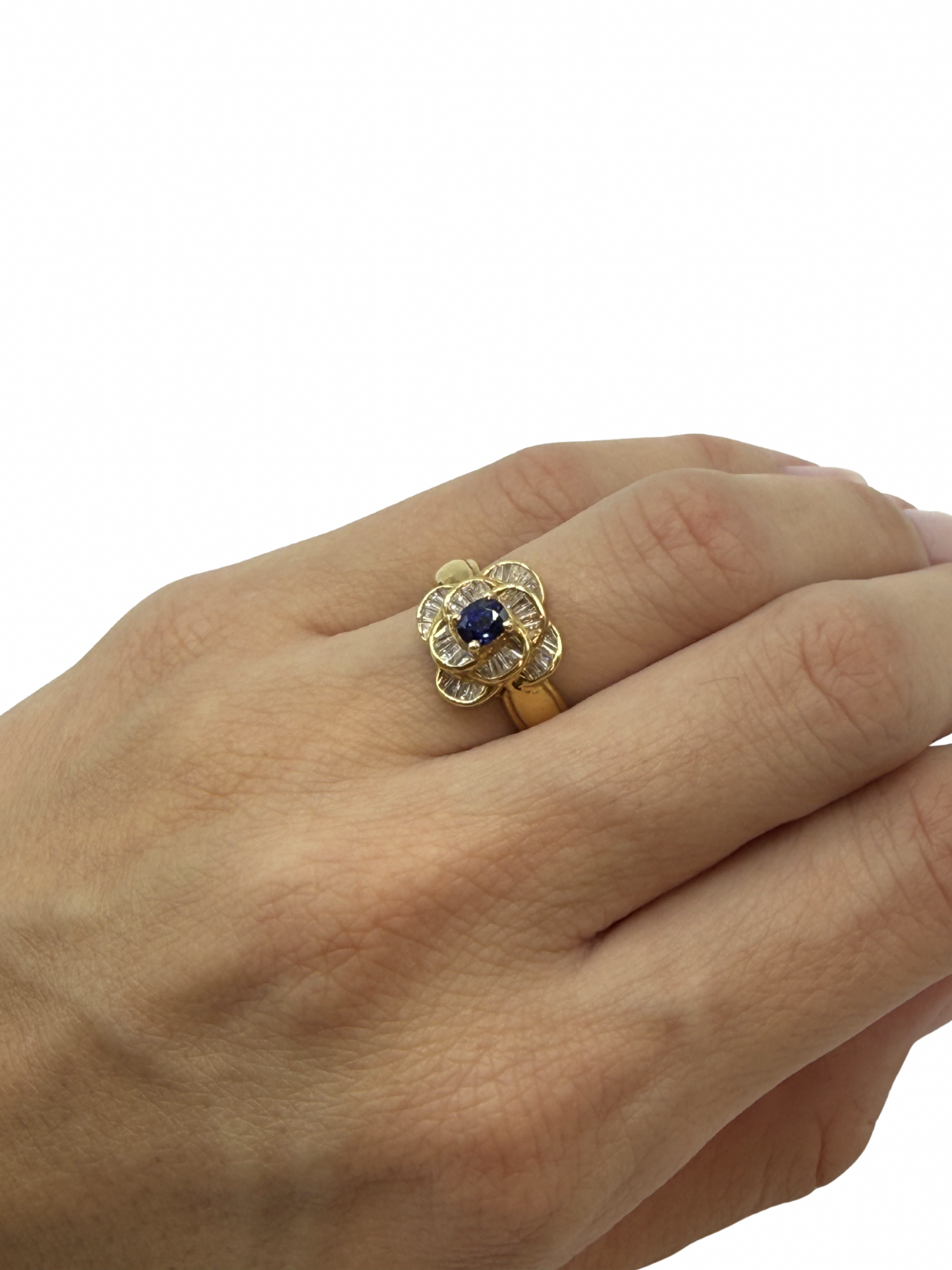 Anillo Statement Floral en Oro Amarillo 18k con Zafiro