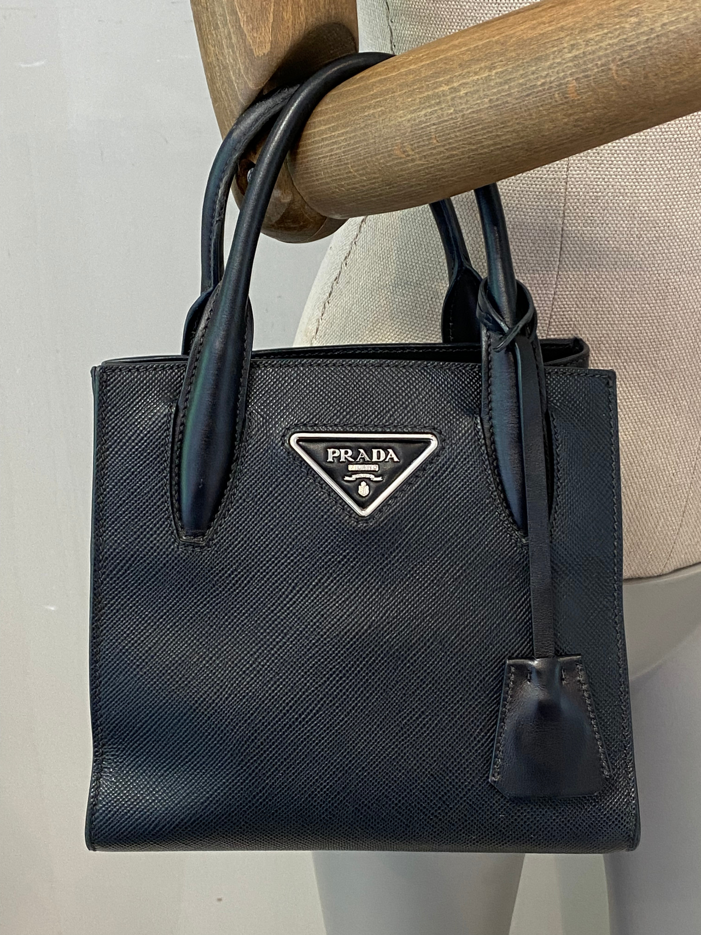Mini Bolso Prada Saffiano Kristen