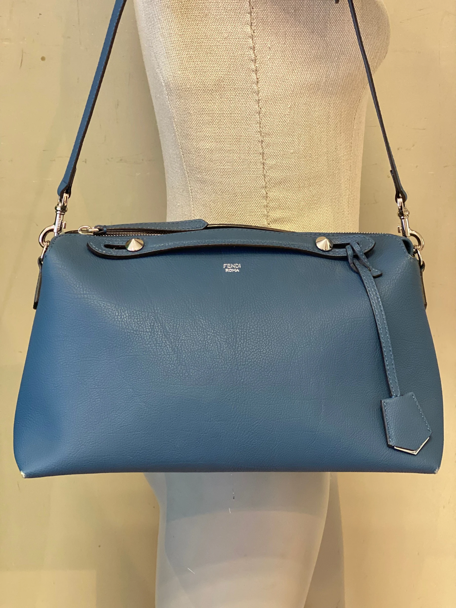 Cartera de Cuero Azul Fendi By The Way