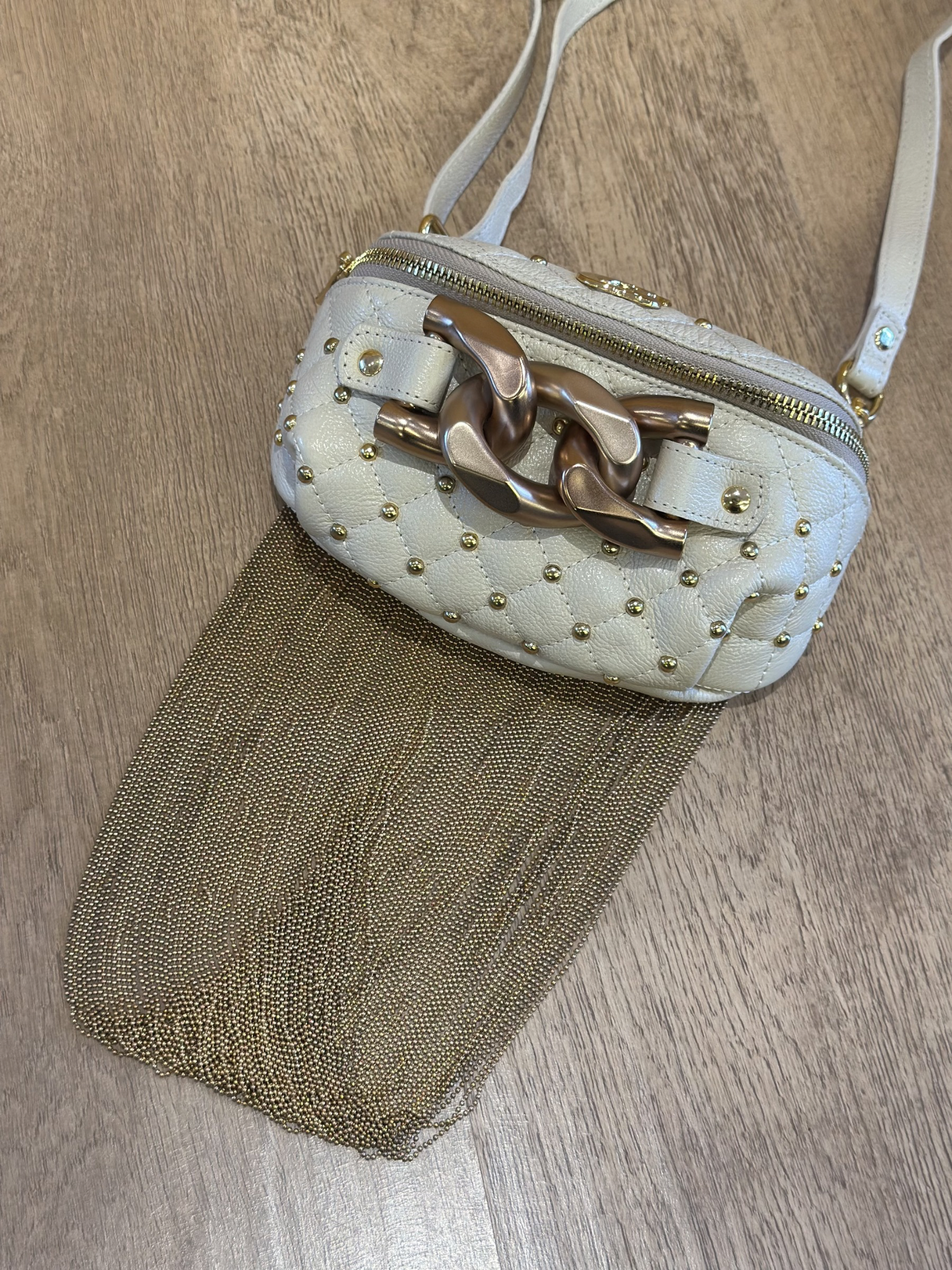 Mini Riñonera Beige con Cadenas Carmen Steffens