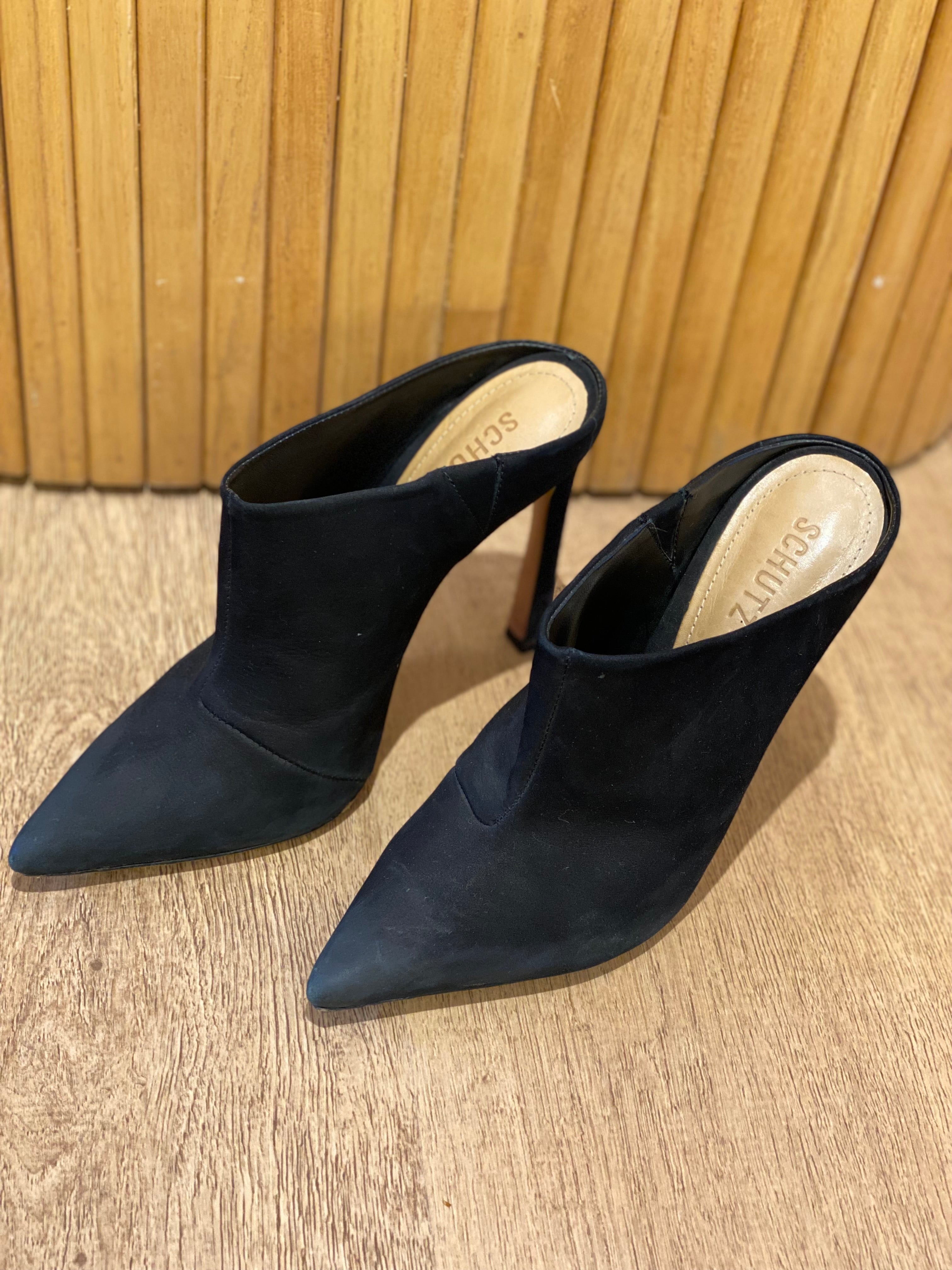 ⁠Botines Shutz Gamuzados (37)