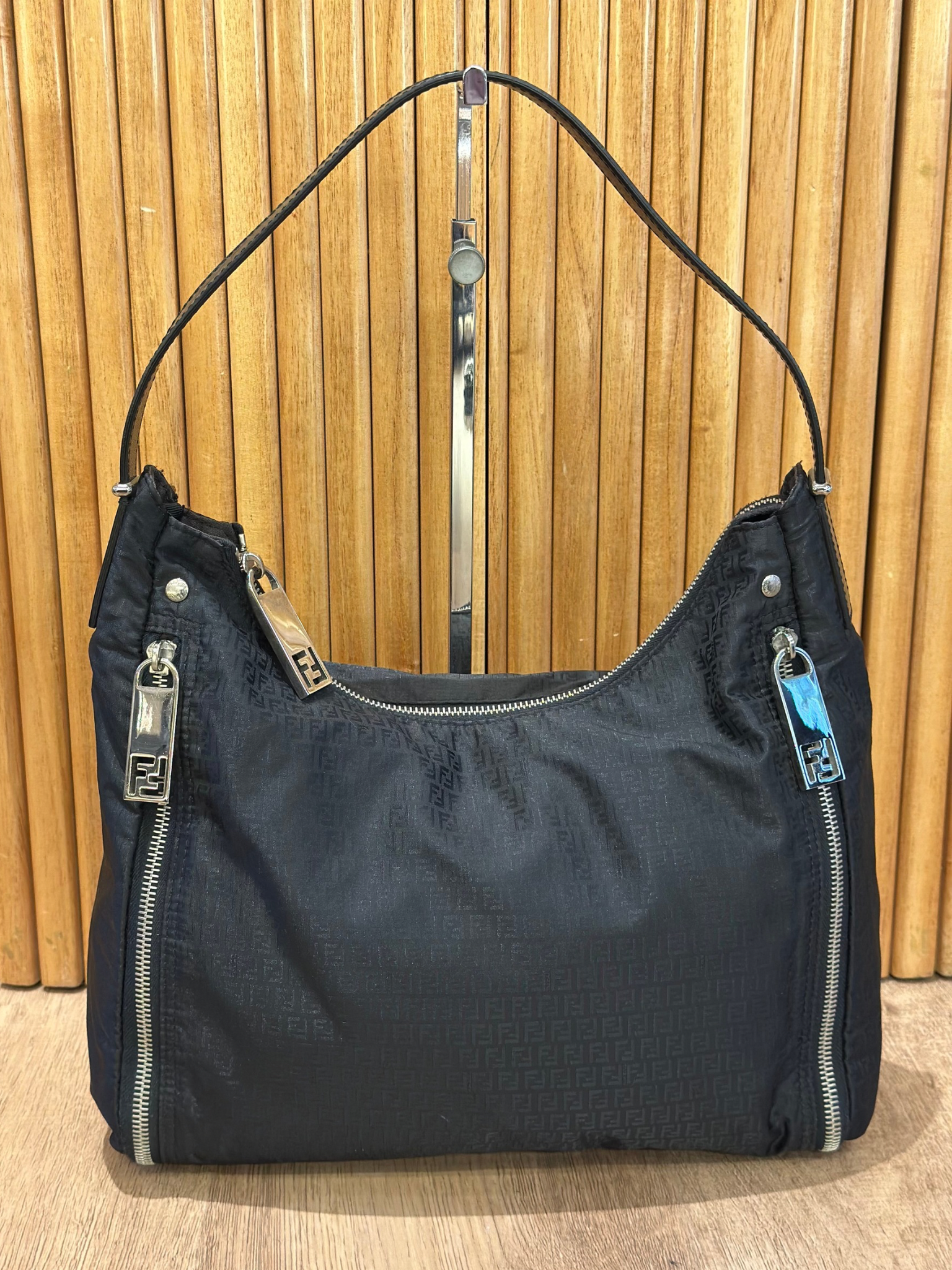 Cartera Negra Fendi Zucca Vintage