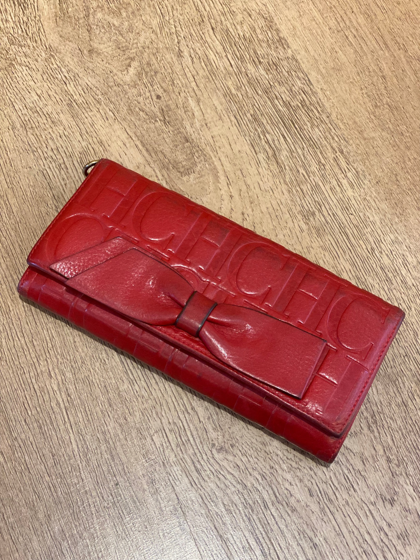 Billetera Roja Carolina Herrera con Moño