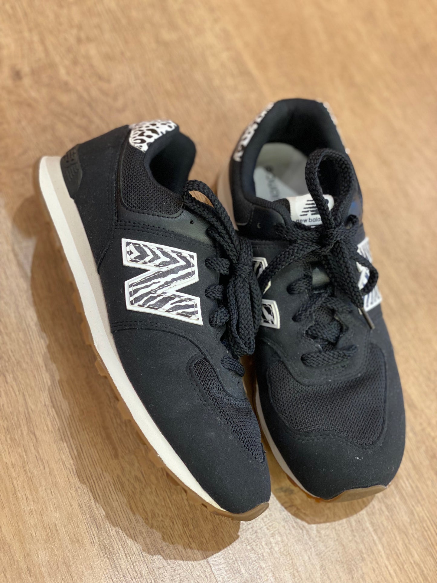 Champion New Balance 574 Zebra (US 6.5)