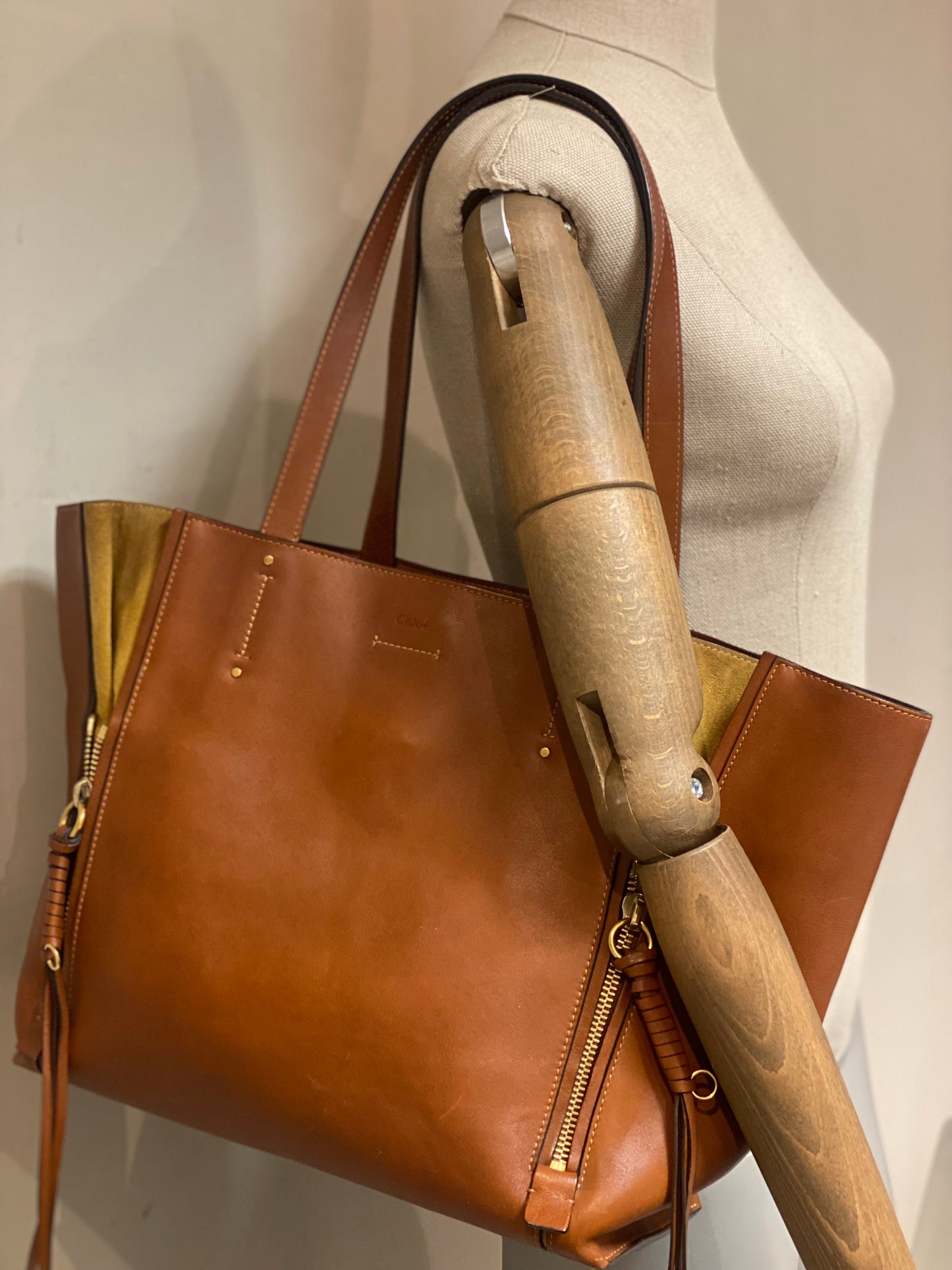 Cartera Chloe Milo Leather Tote Bag