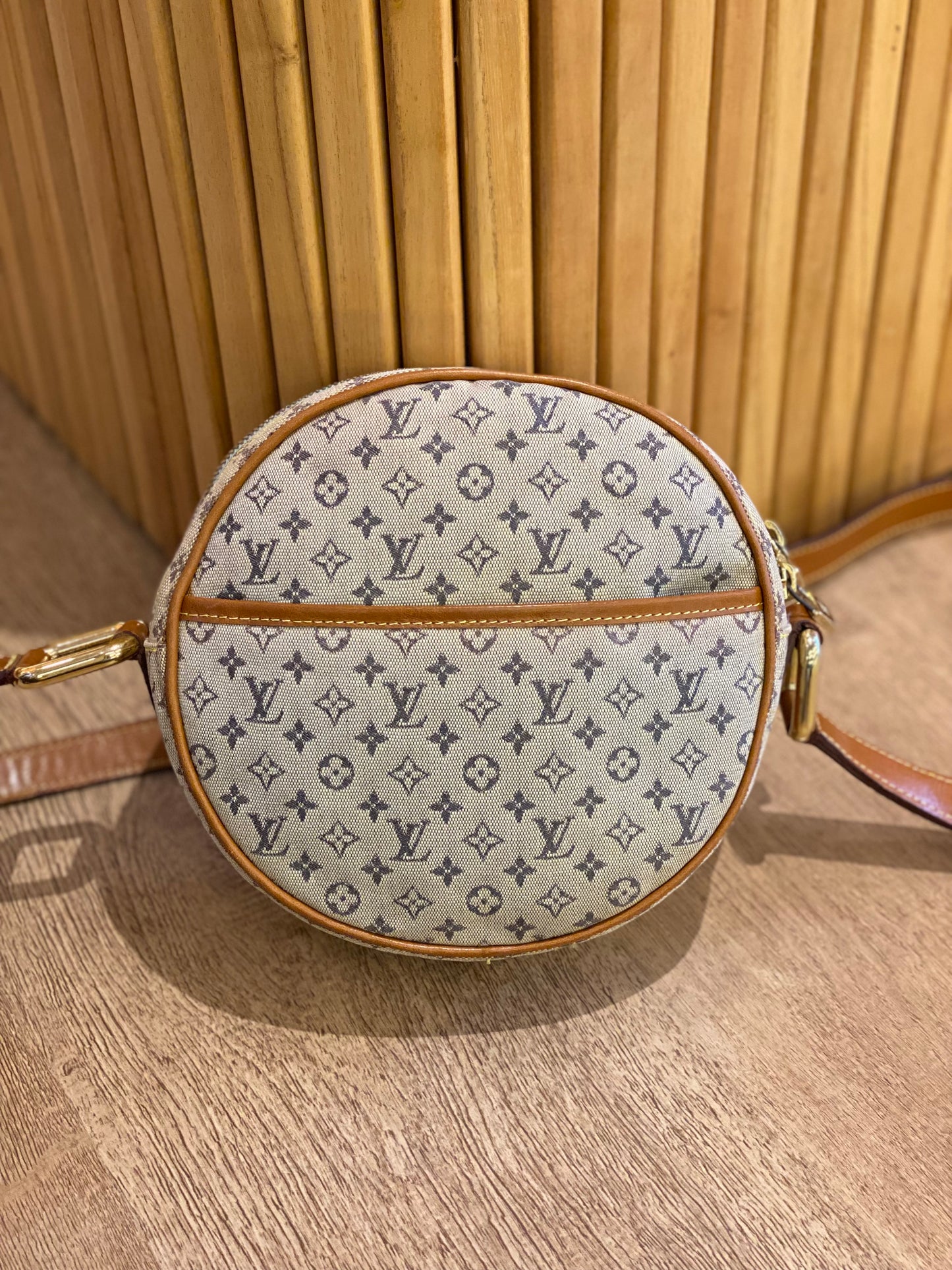 ⁠Bandolera Louis Vuitton Jeanne MM Blue Monogram