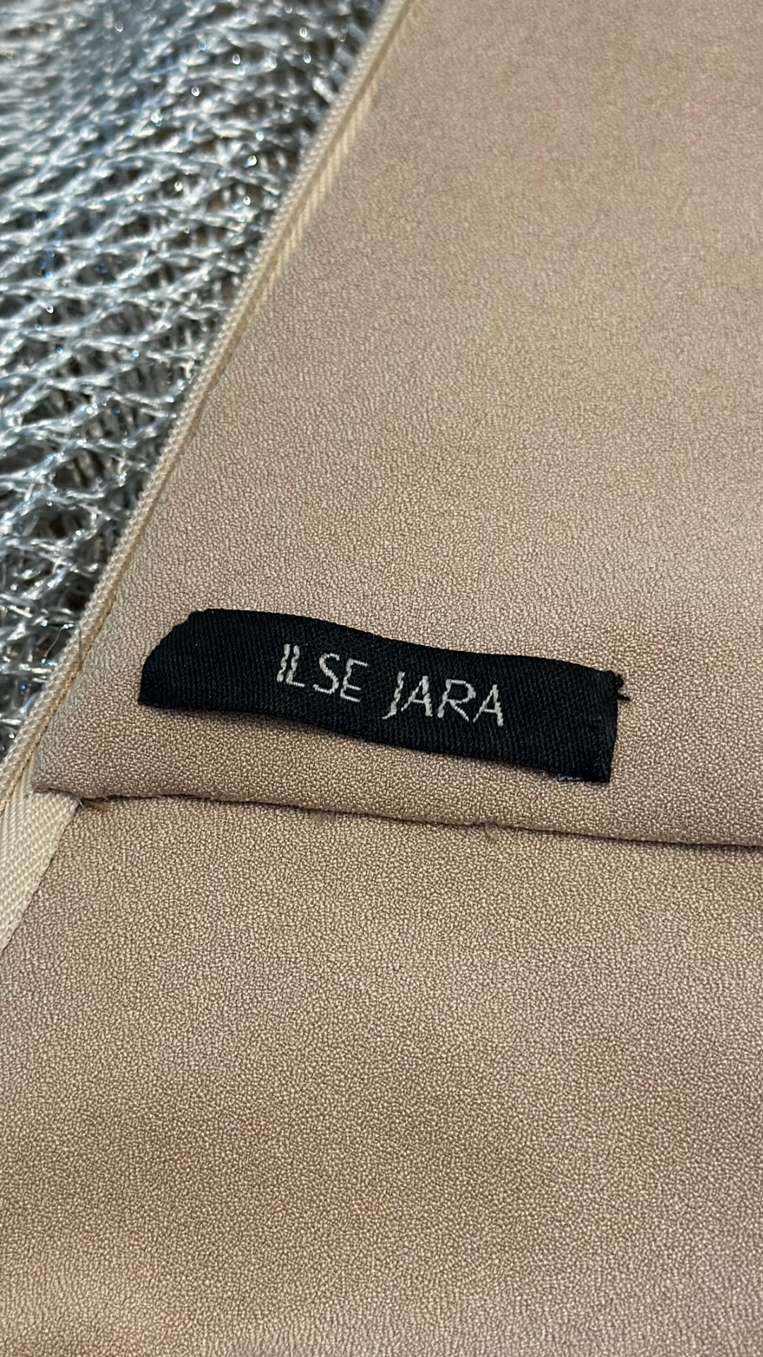 Vestido Largo Plateado con Flecos Ilse Jara (M)