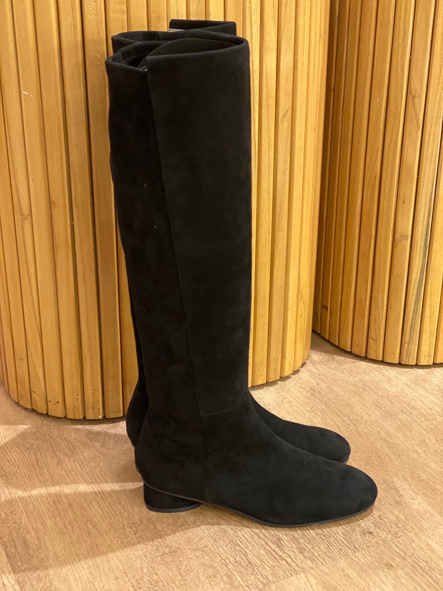 Botas Gamuzadas Stuart Weitzman (37.5)