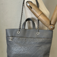 Cartera Chanel Timeless CC Charm Tote Bag