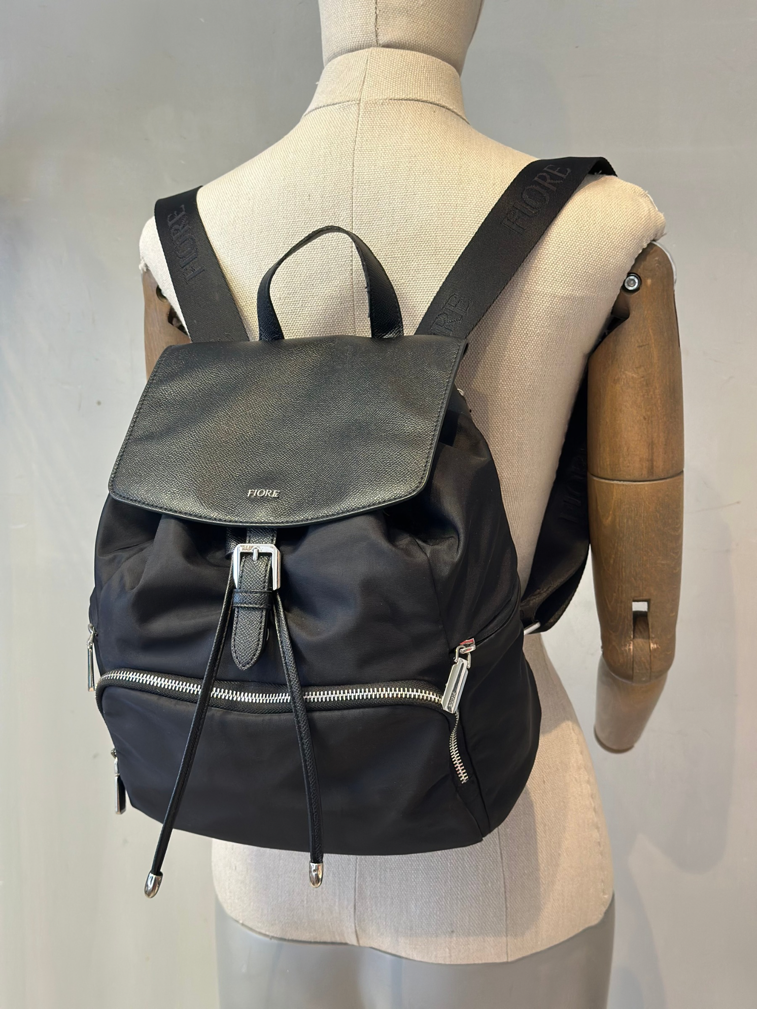 Mochila Negra Fiore