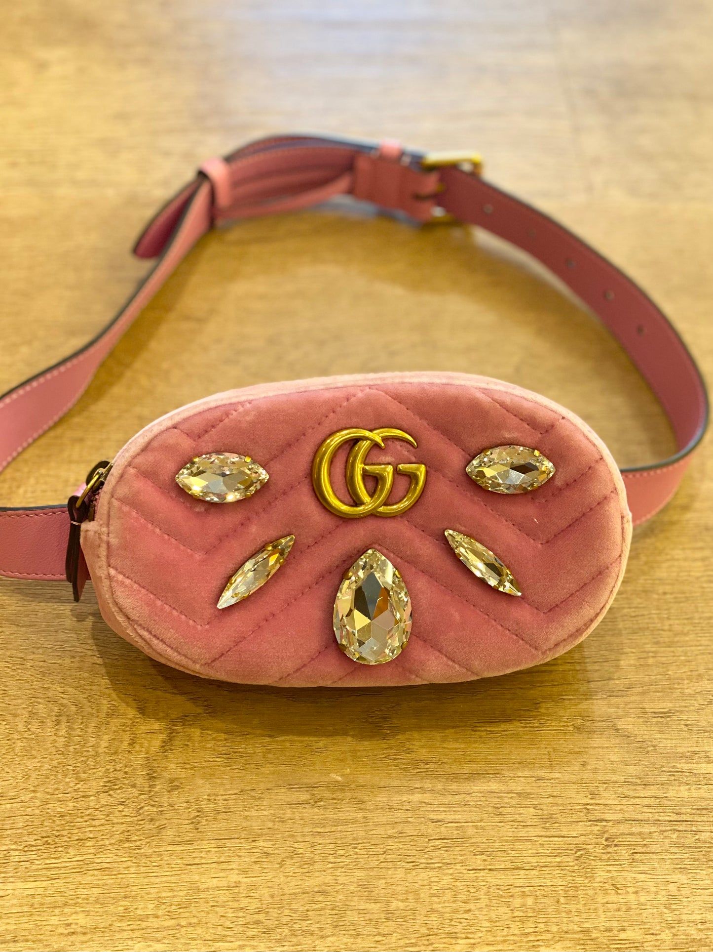 Riñonera Gucci GG Marmont Crystals Velvet Belt Bag