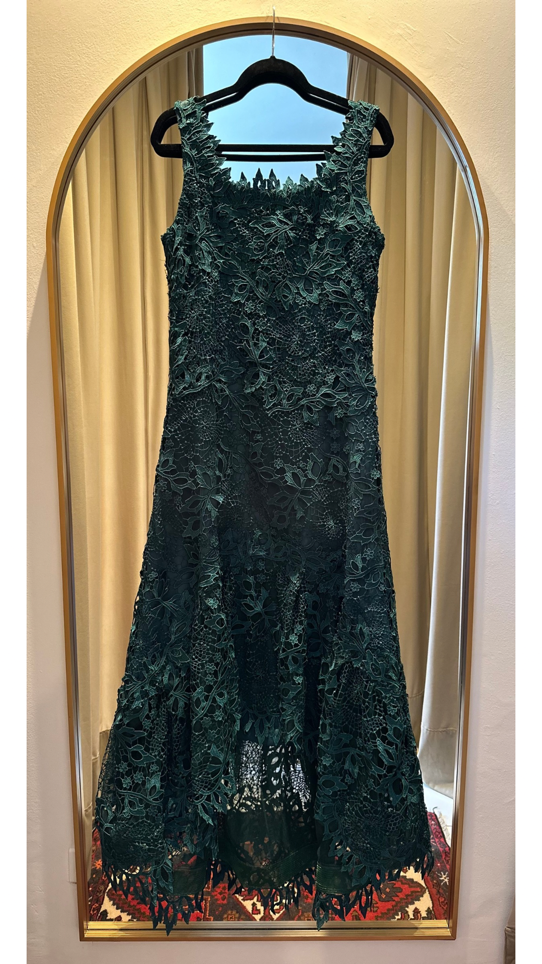 Vestido Verde Oscuro con Encaje Madera (Talle L)