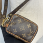 Mini Bolso Louis Vuitton Wapity Pouch