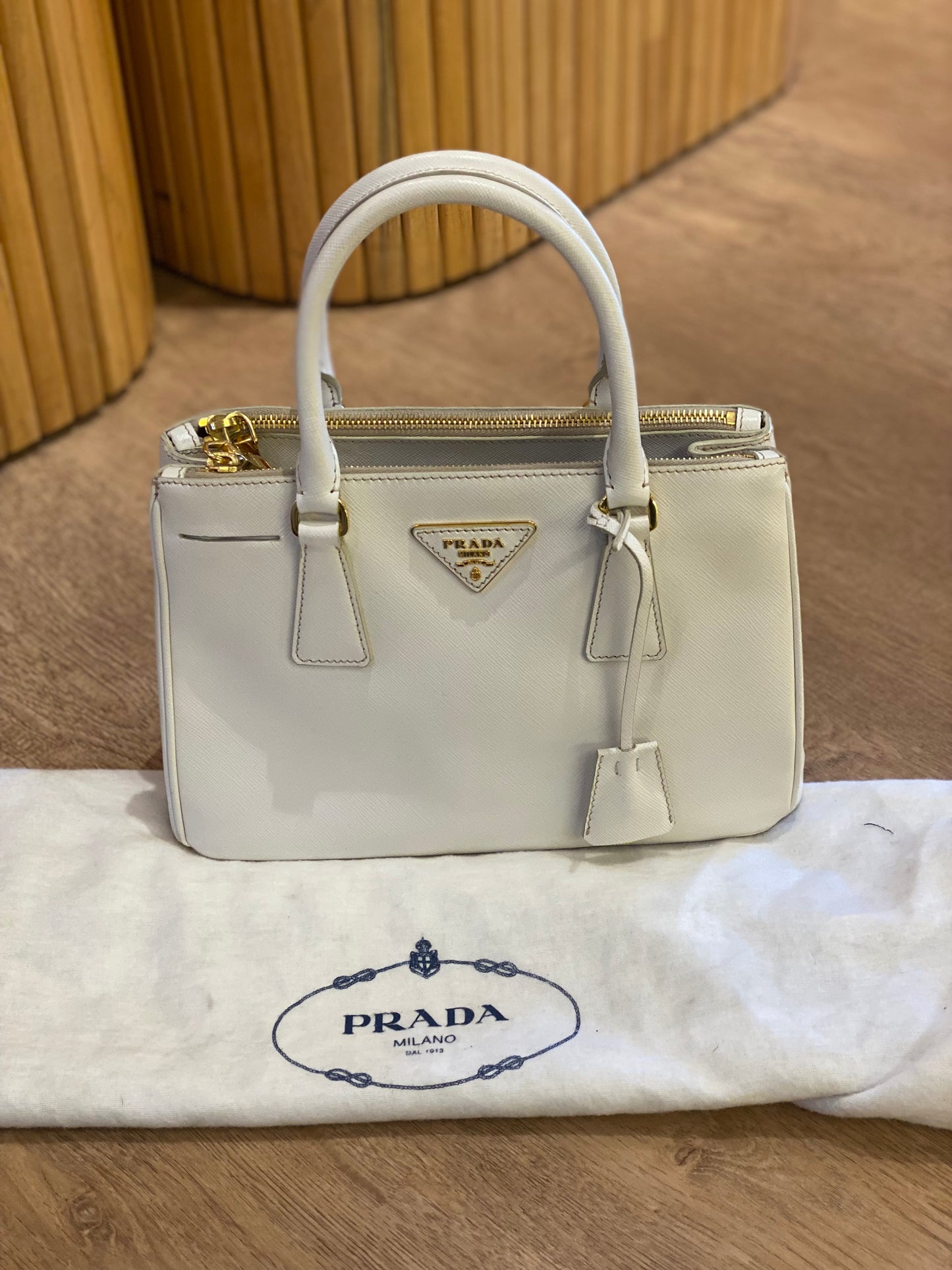 Cartera Prada Saffiano Galleria Medium