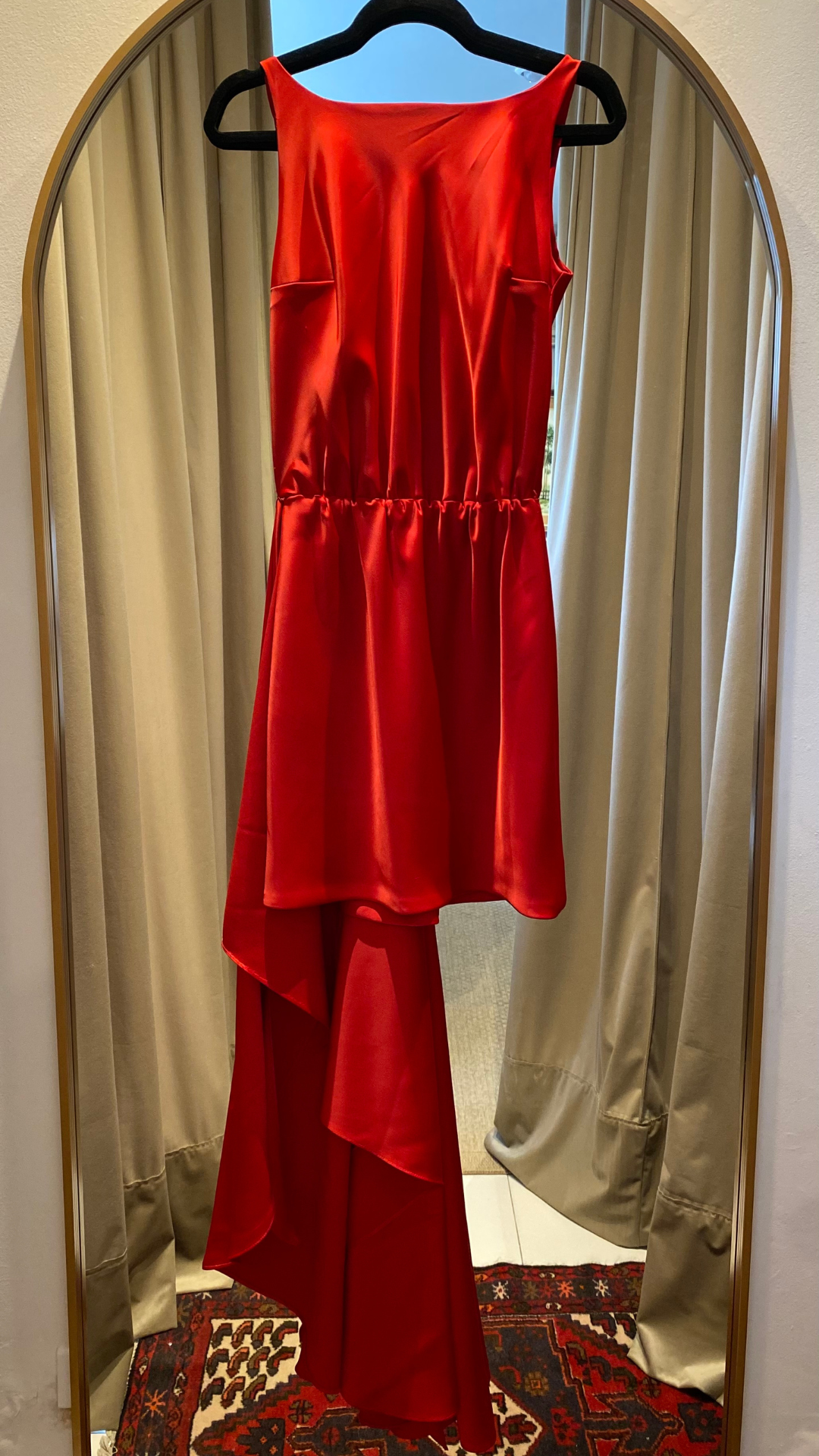 Vestido Rojo de Seda con Sobrefalda ( Talle S-M)