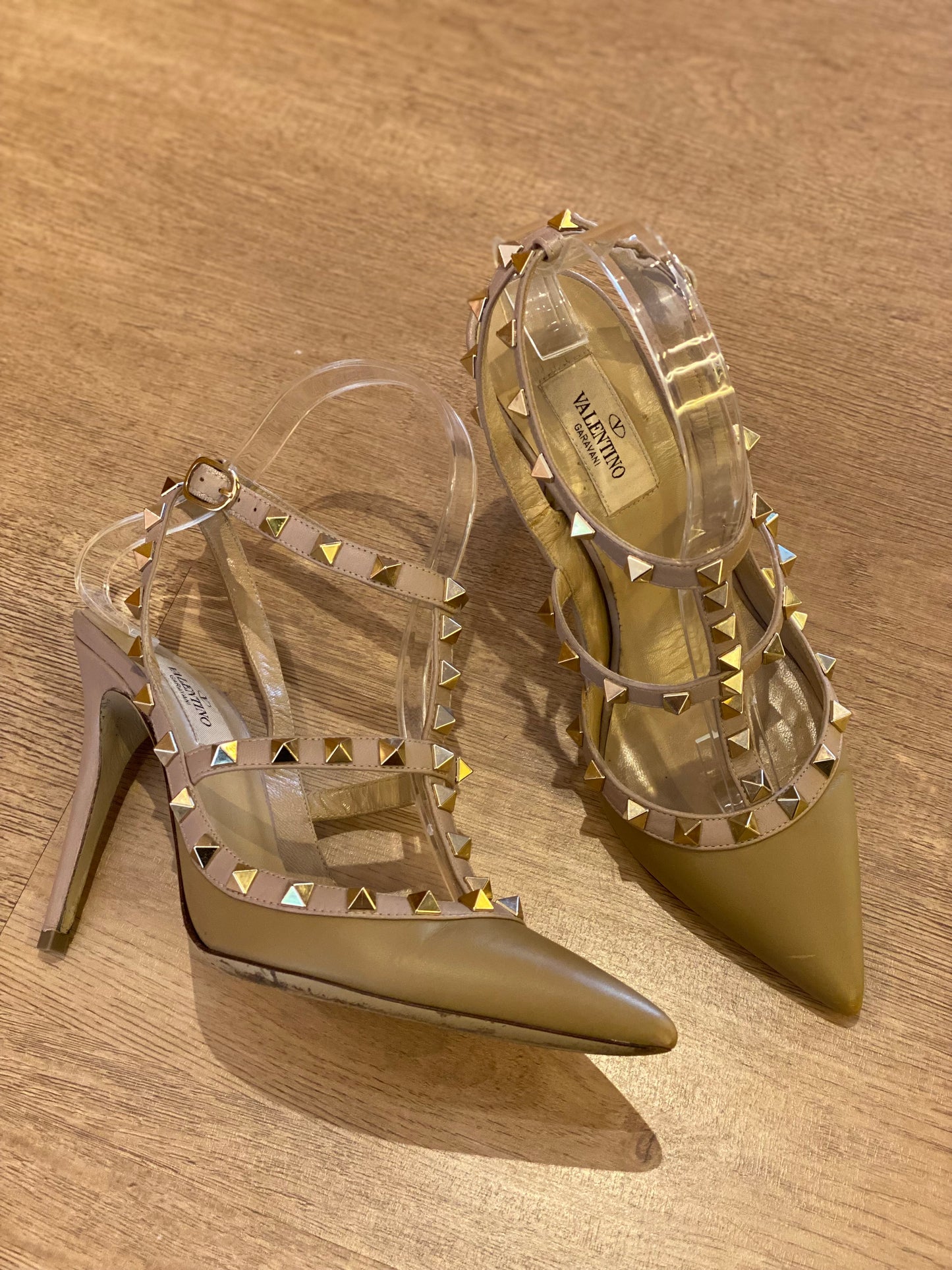 Pumps Valentino Rockstud Ankle Strap (37)