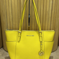 Cartera Mediana Amarilla Michael Kors