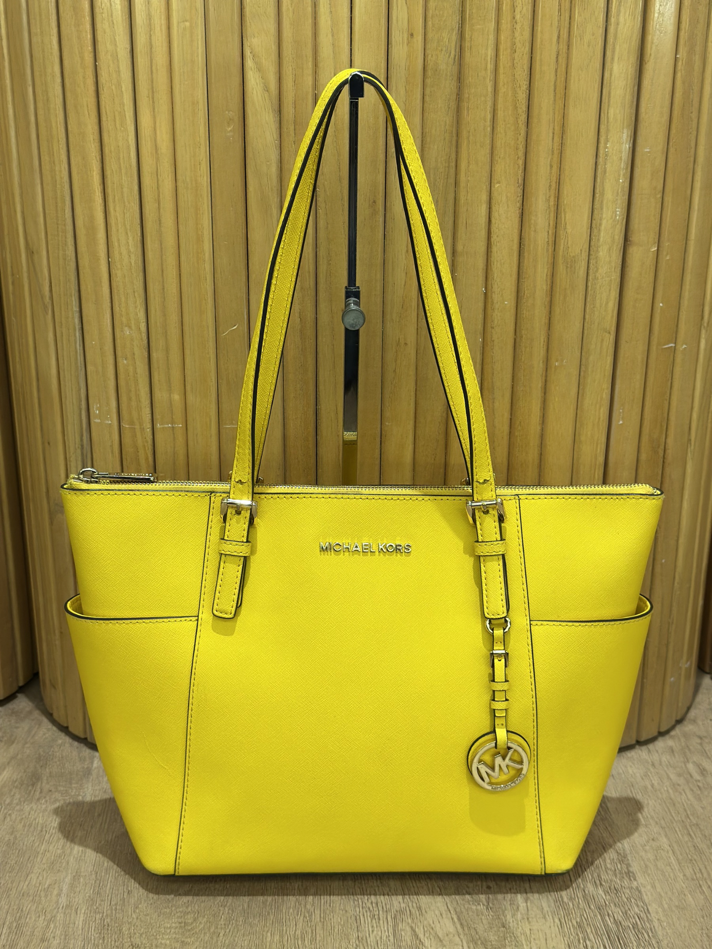 Cartera Mediana Amarilla Michael Kors