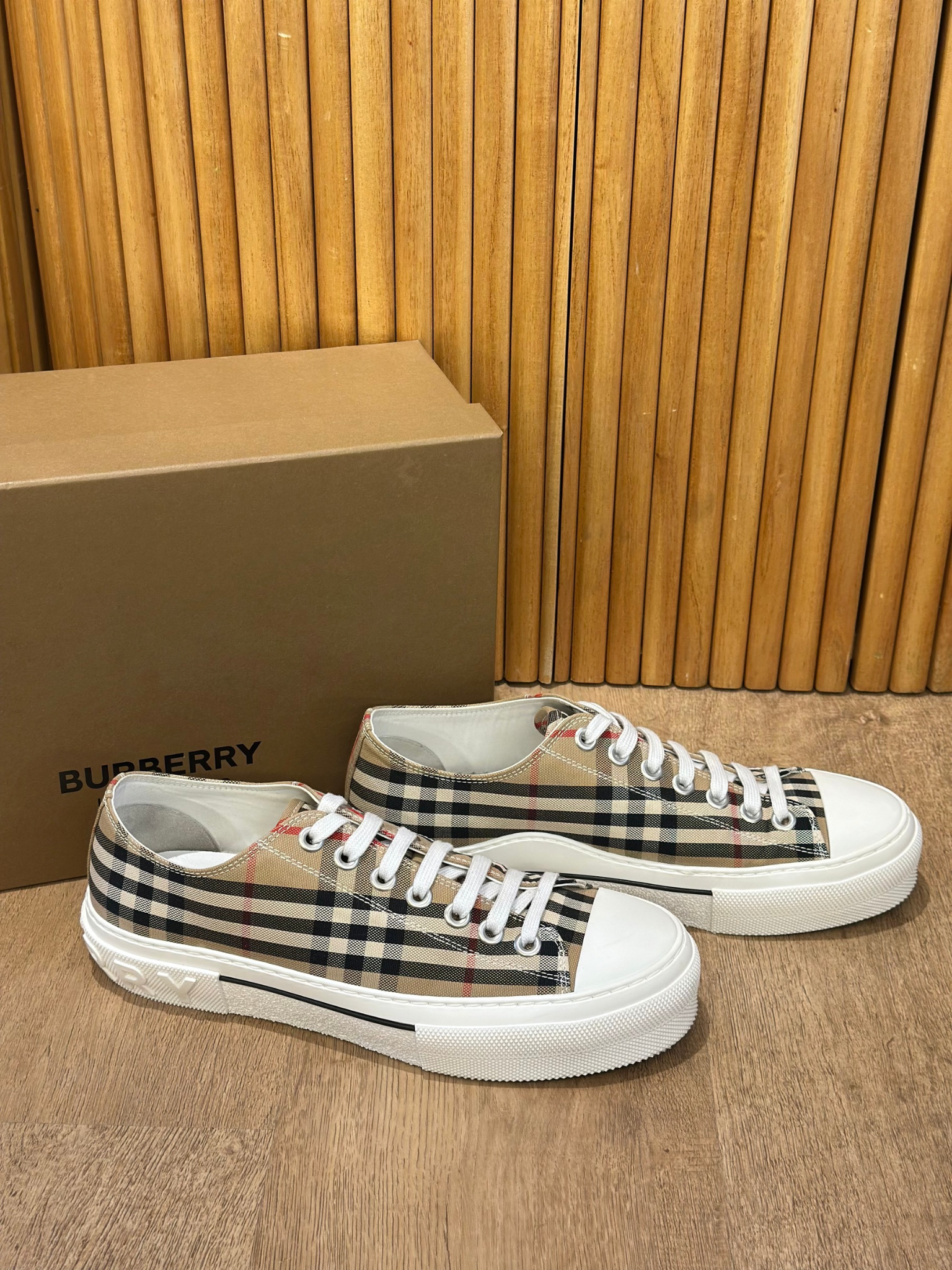 Champion Burberry Check (42.5 MASC)