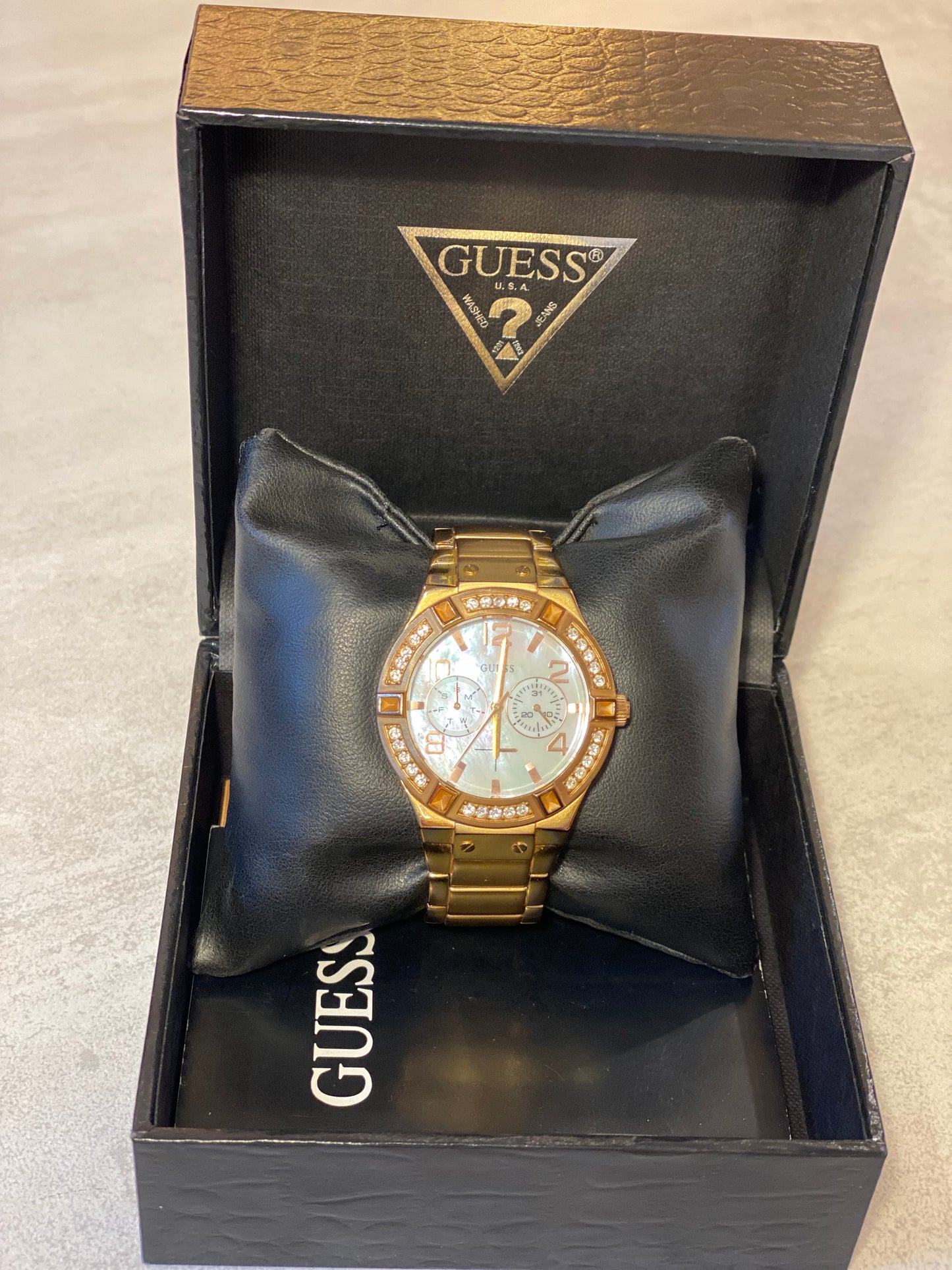 ⁠Reloj Guess Jet Setter