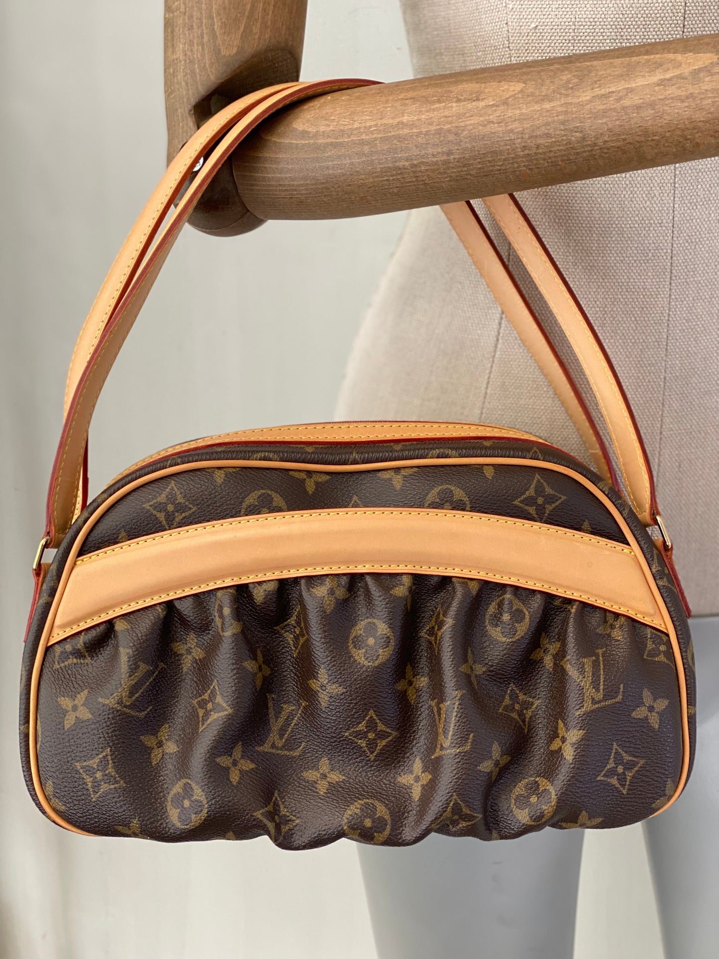 Cartera Louis Vuitton Clara