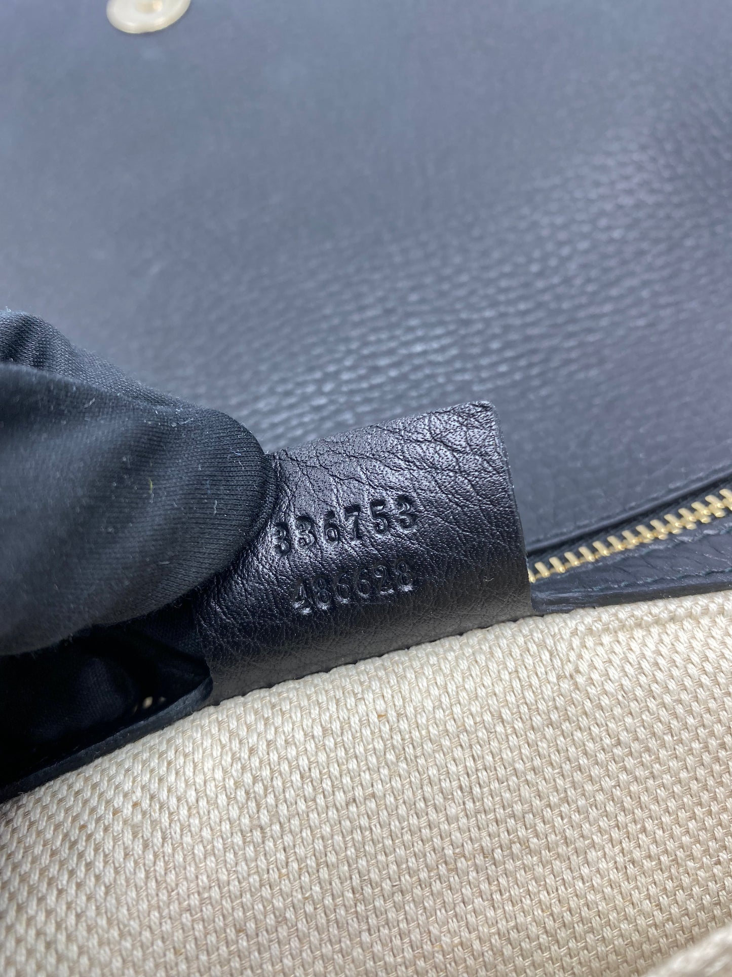 Sobre Gucci Soho Clutch Leather Bag