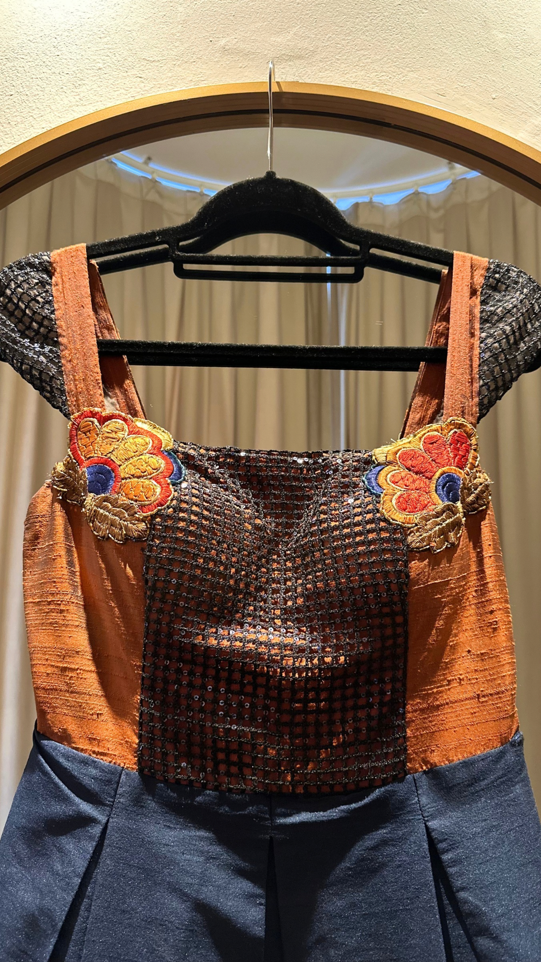 Vestido con Apliques Las Buttner (S)