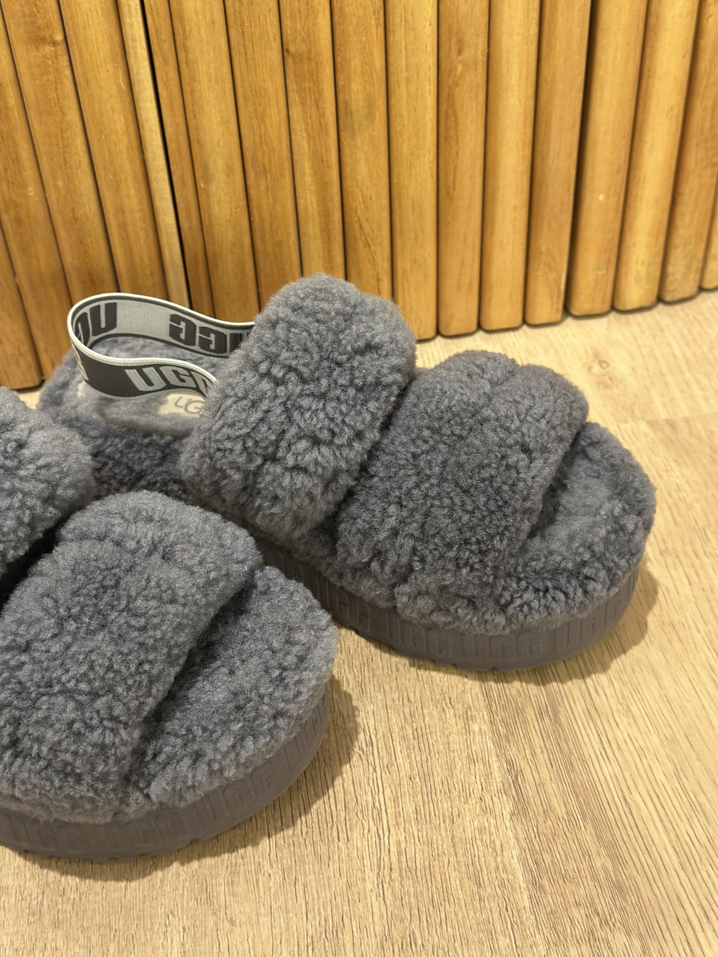 Sandalias UGG Oh Fluffita (36)