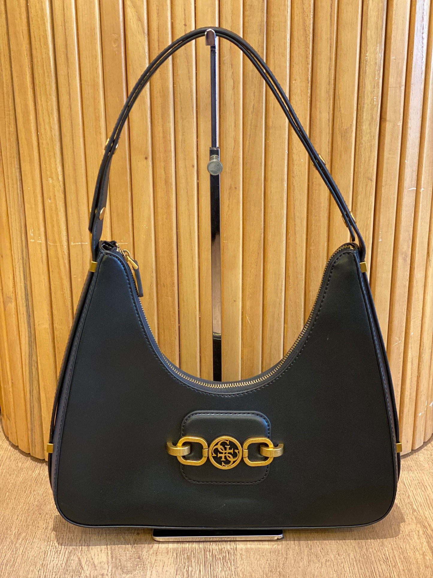 Cartera Negra de Hombro Guess