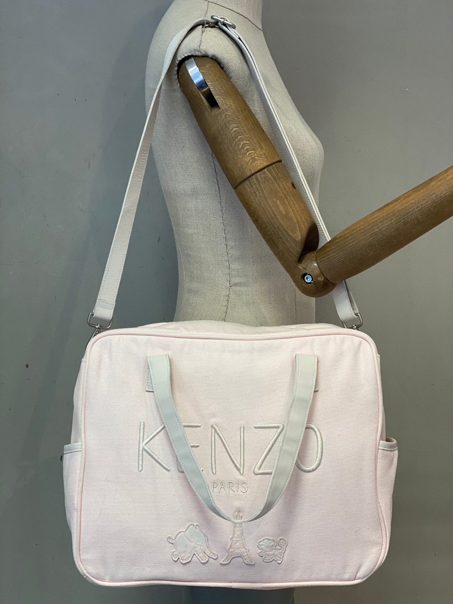 Pañalera Rosada Kenzo