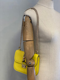 Bandolera Valentino Roman Rocksutd Yellow