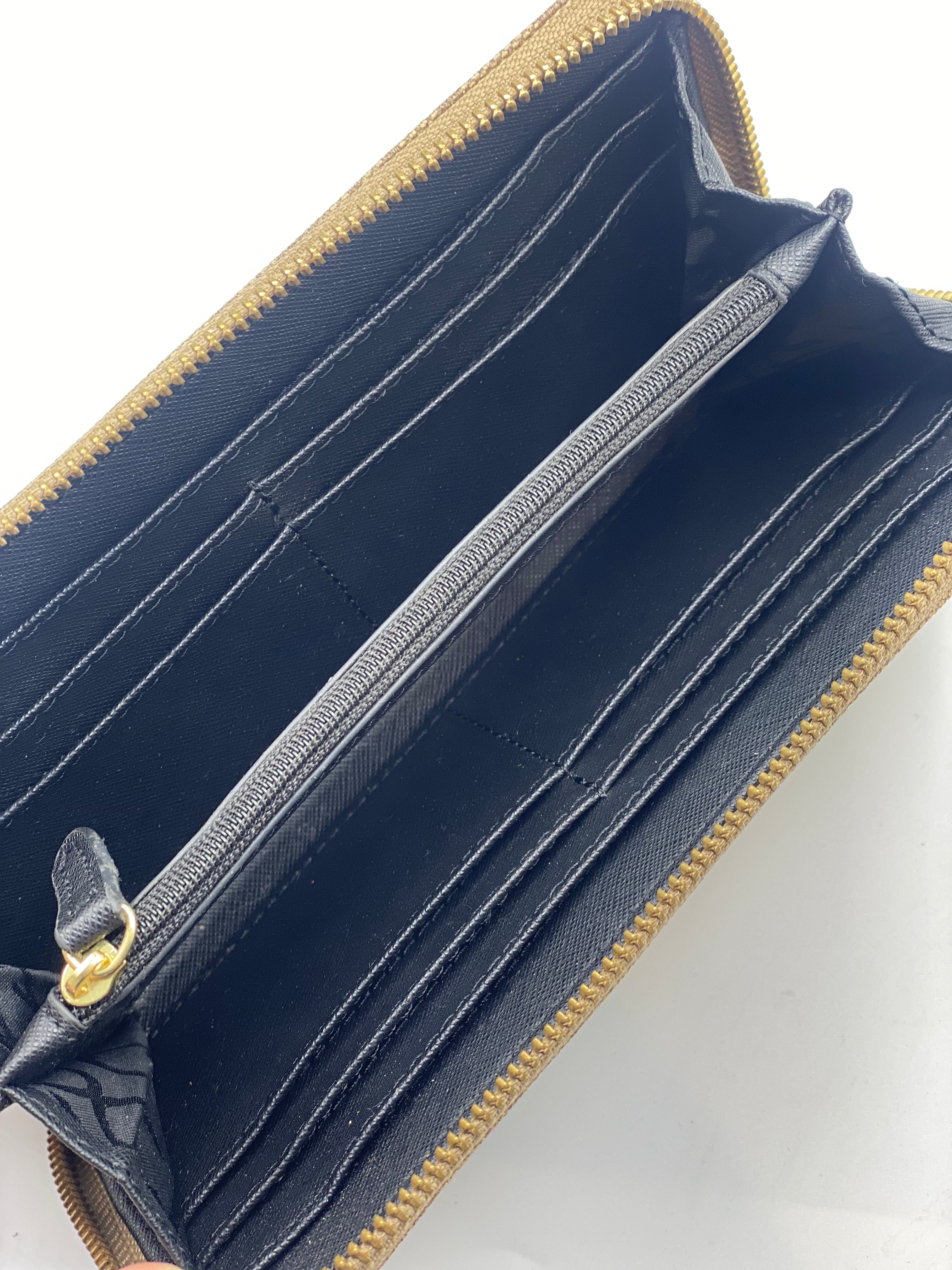 Billetera Calvin Klein Zip Around