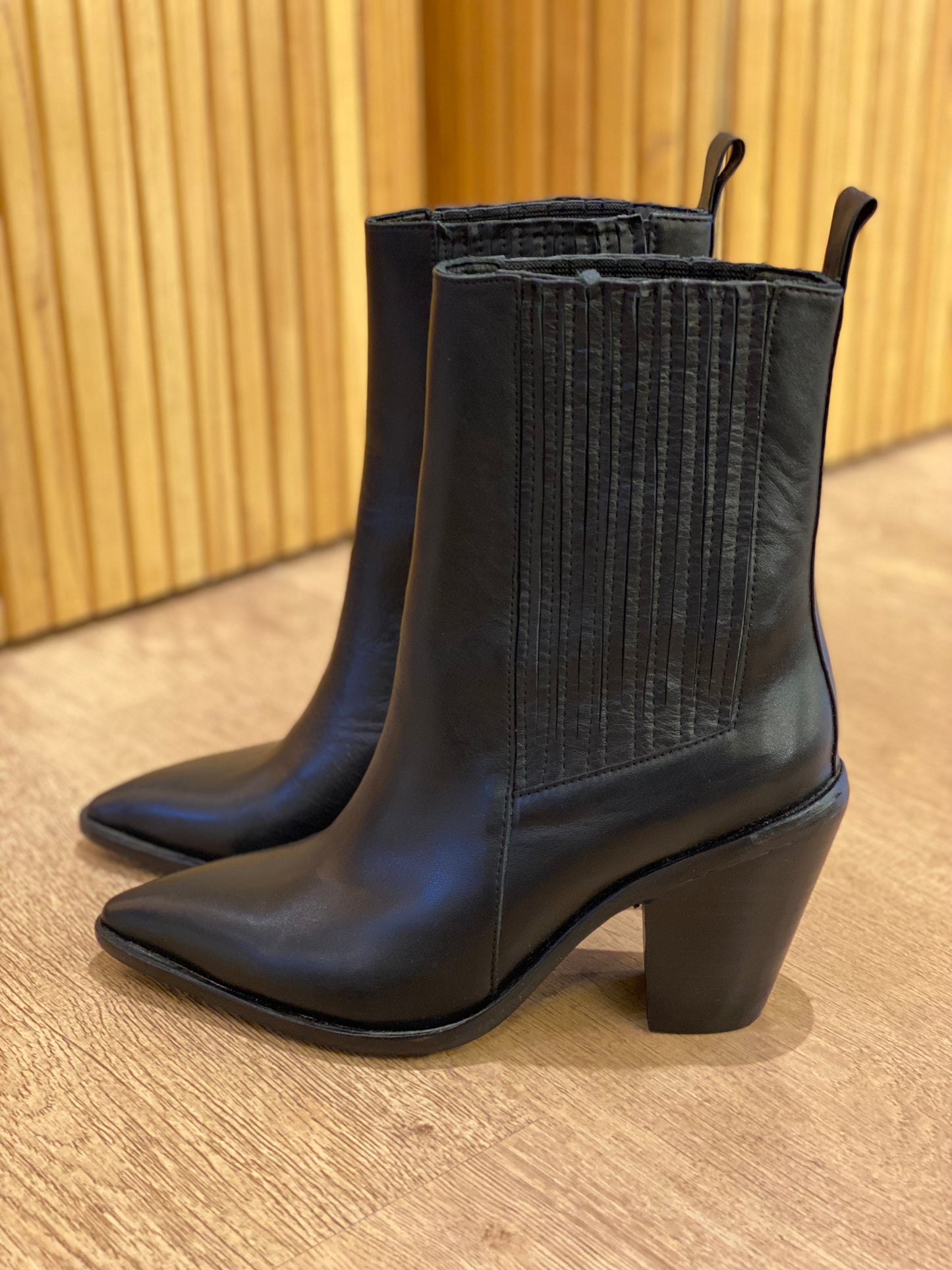 Bota de Cuero Toval Shoes (36)