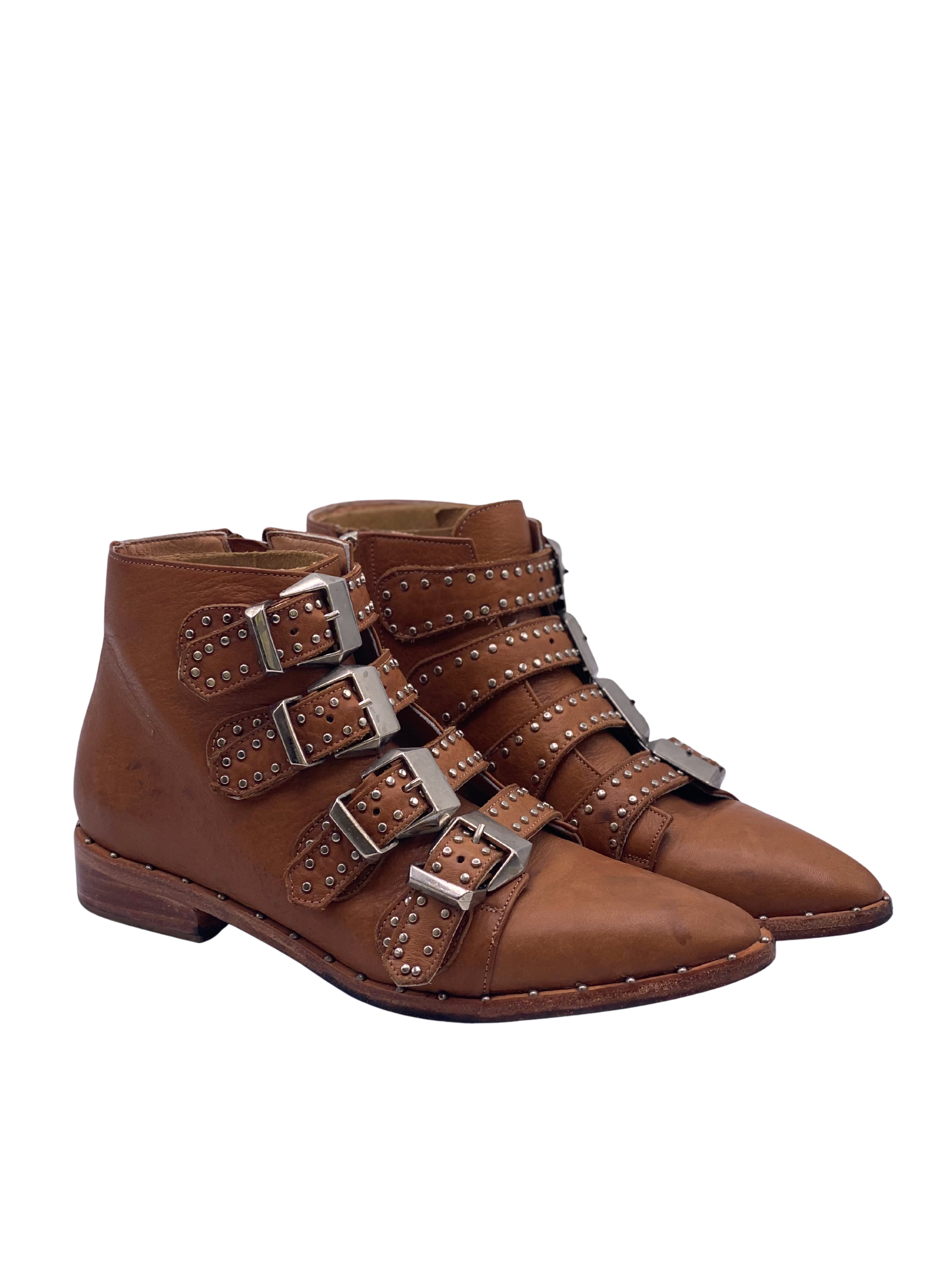 Botas Heidi Claire Con Tachas, 100% Cuero. (38)