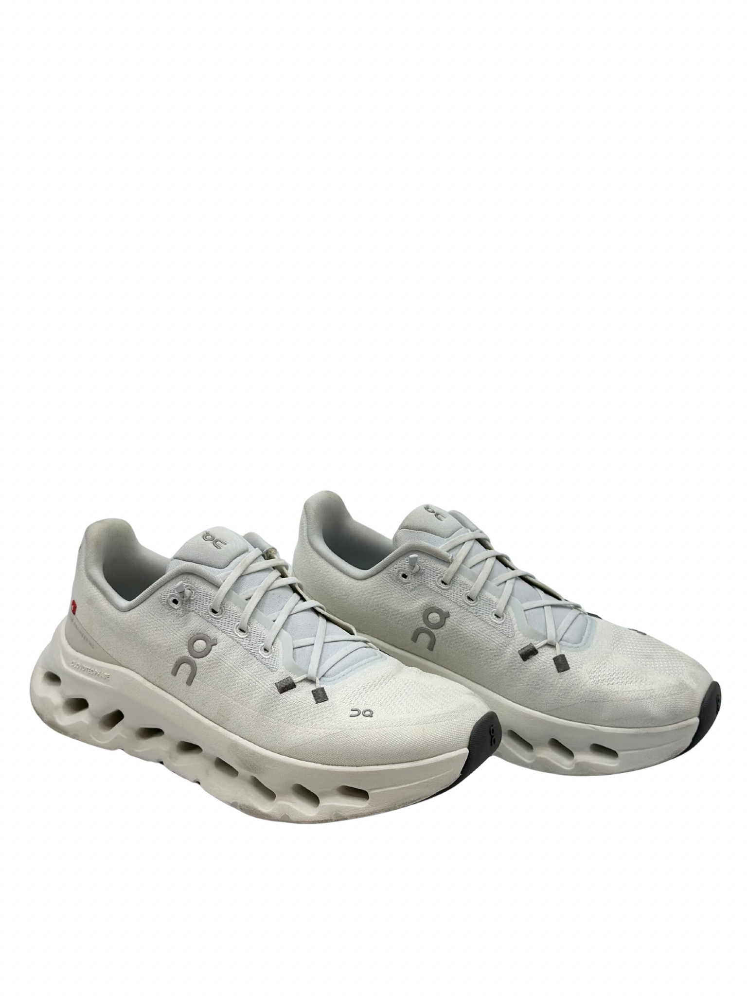 Champion On Cloudtilt Ice (39)