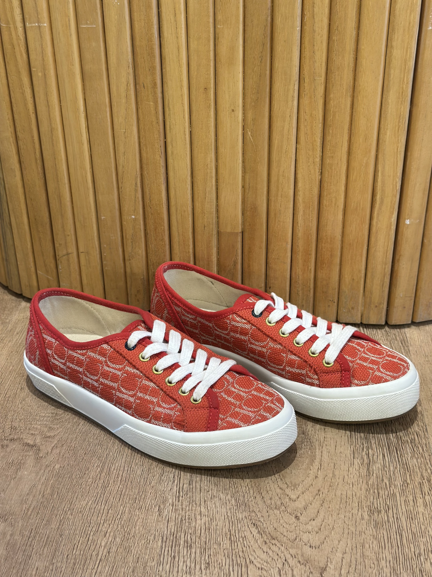 Champion Rojo Carolina Herrera Monogram (35)