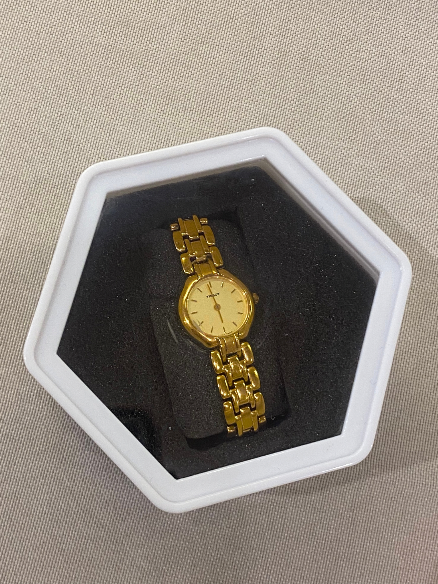 Reloj Tono Dorado Tissot F213