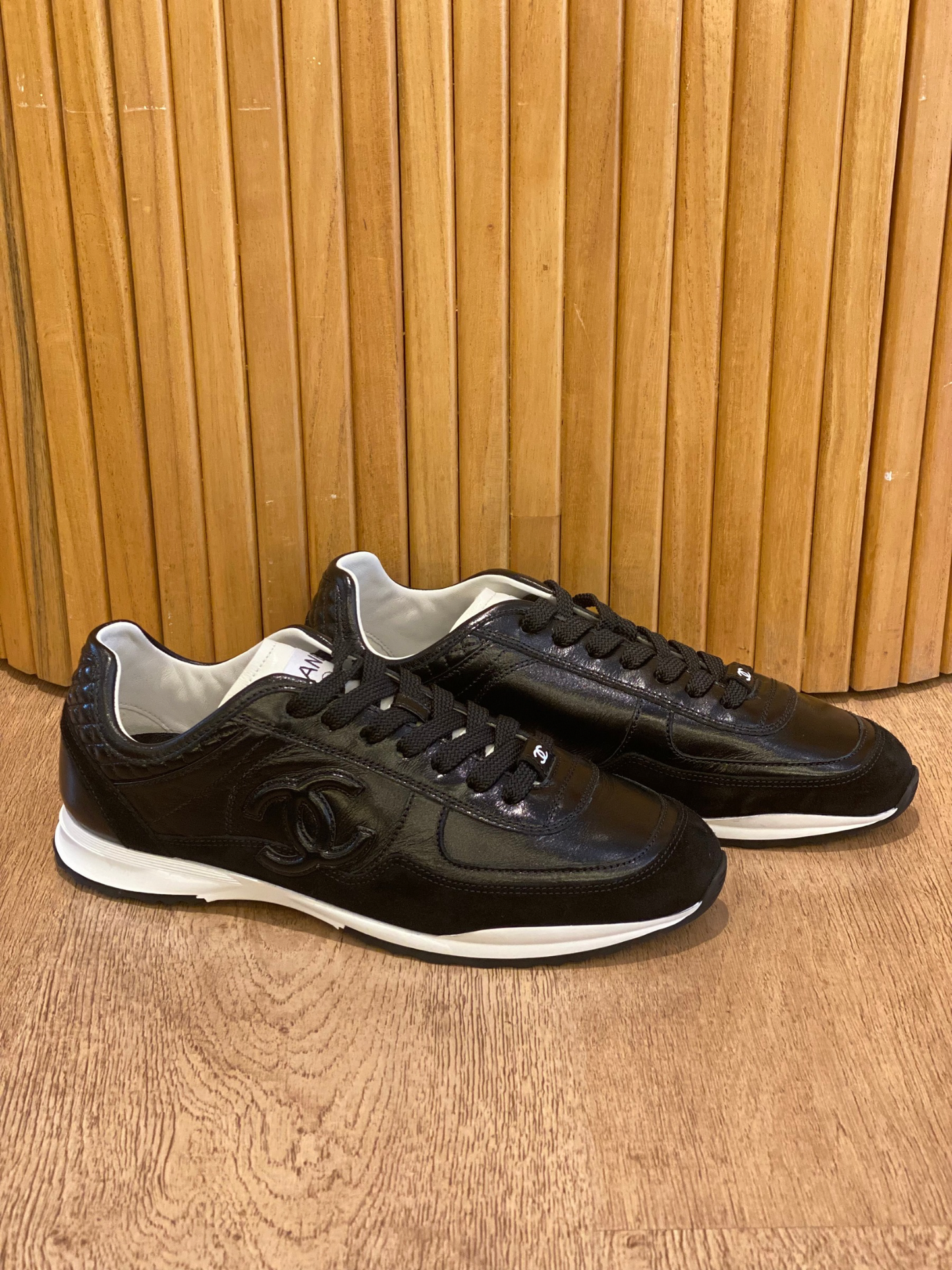 Champion Negro Chanel (Talle 38)