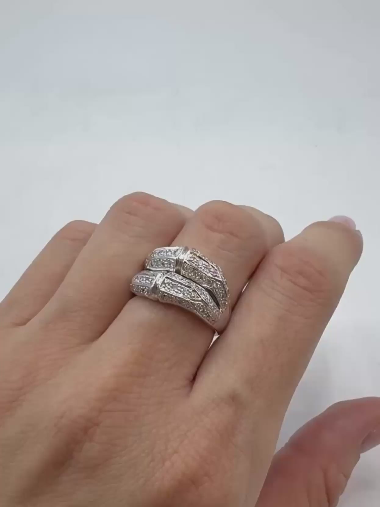 Anillo Statement Ring en Oro Blanco 18k con Diamantes Naturales en Pavé