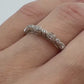 Anillo Delicado Estilo Eternity en Oro  Blanco 18k con Diamantes Naturales
